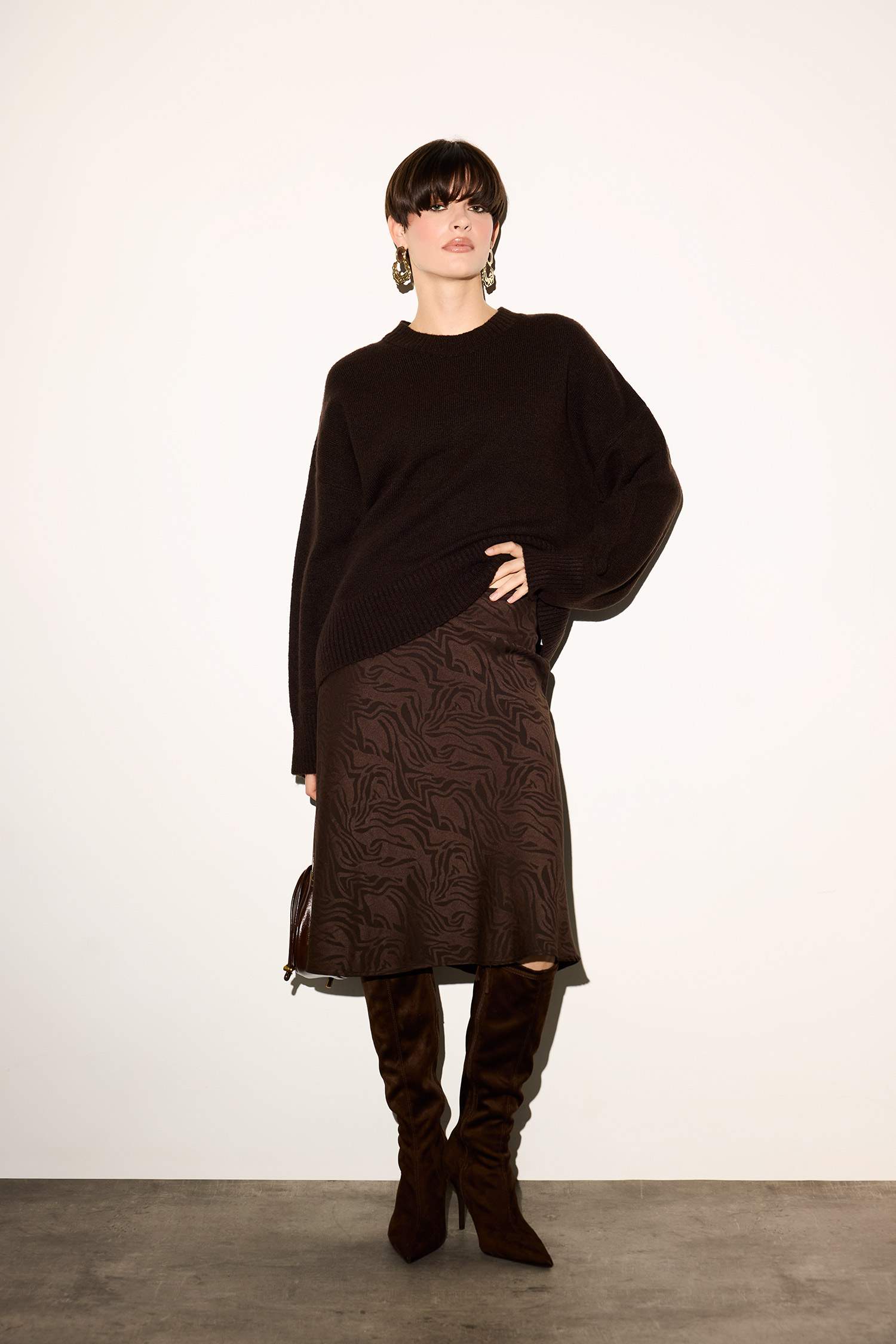 A Kesim Çiçekli Normal Bel Saten Midi Etek