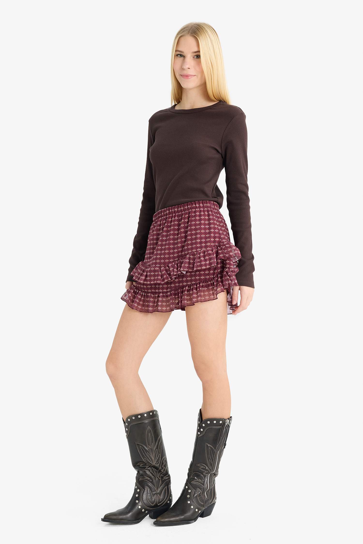 تنورة قصيرة تول كاروهات بخصر عادي