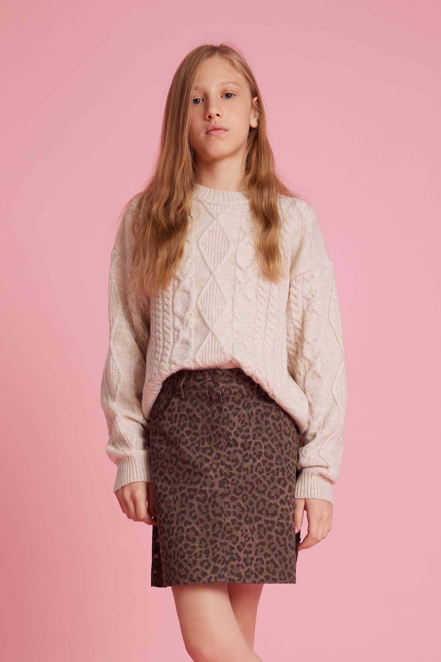 بلوفر تريكو بناتي قصة فضفاضة بياخة مستديرة