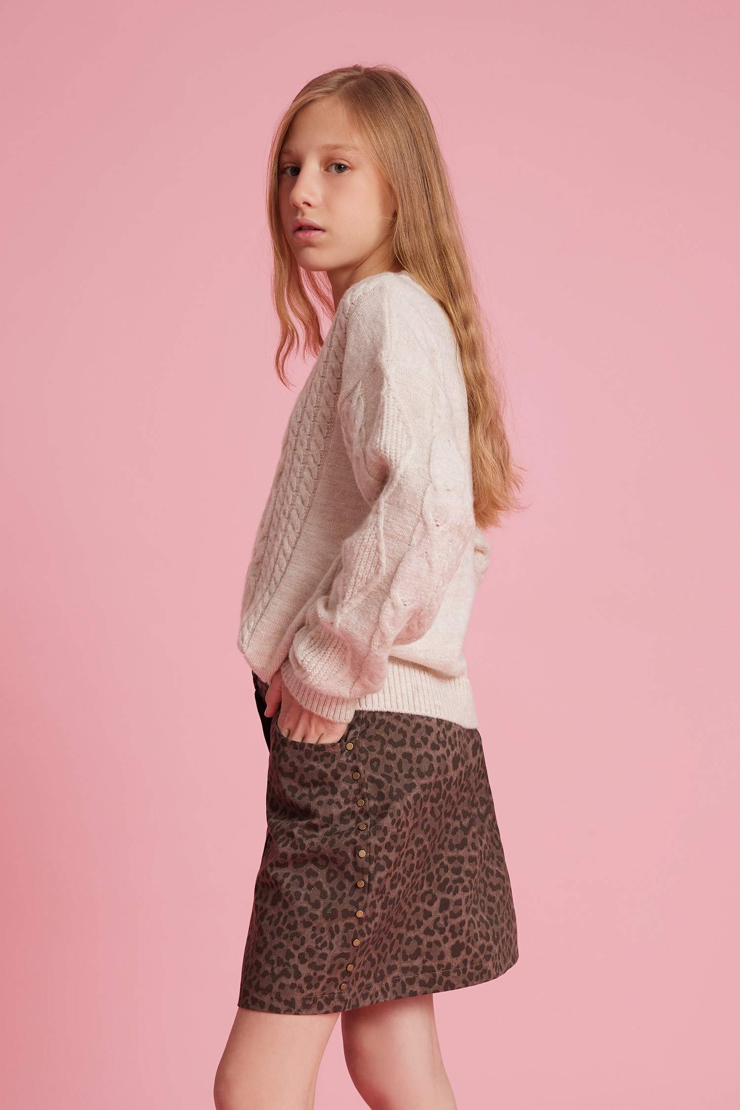 بلوفر تريكو بناتي قصة فضفاضة بياخة مستديرة