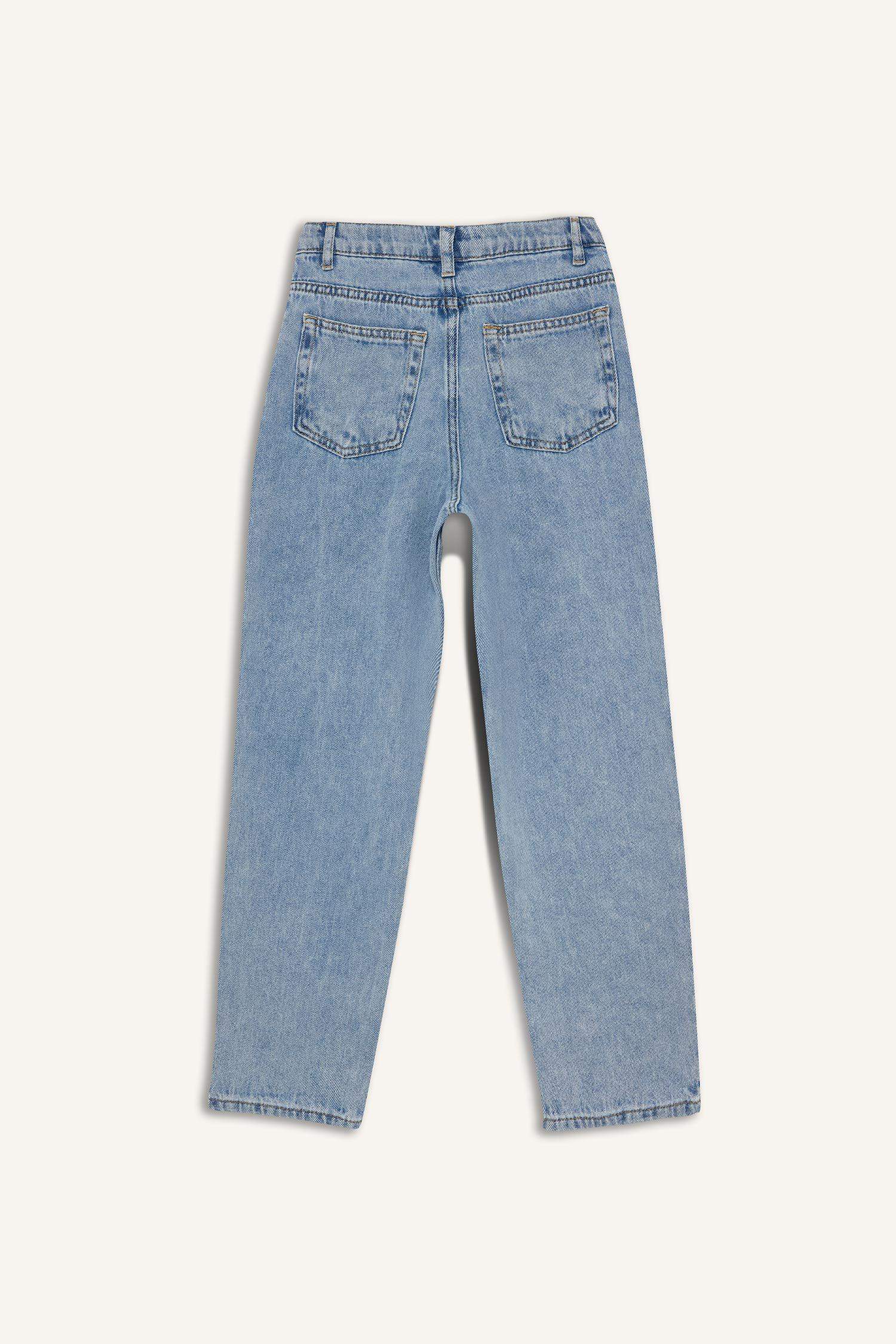 Boy Loose Fit Ripped Detail Straight Leg Jeans