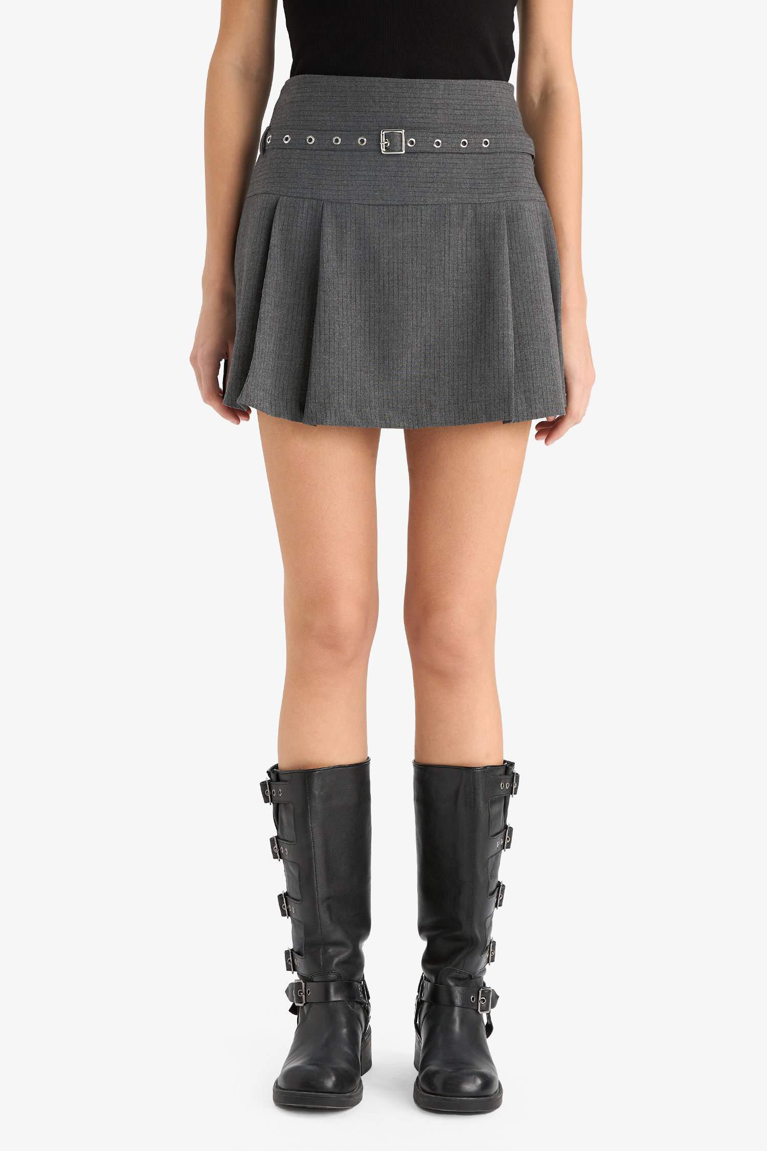 تنورة قصير بخصر عادي