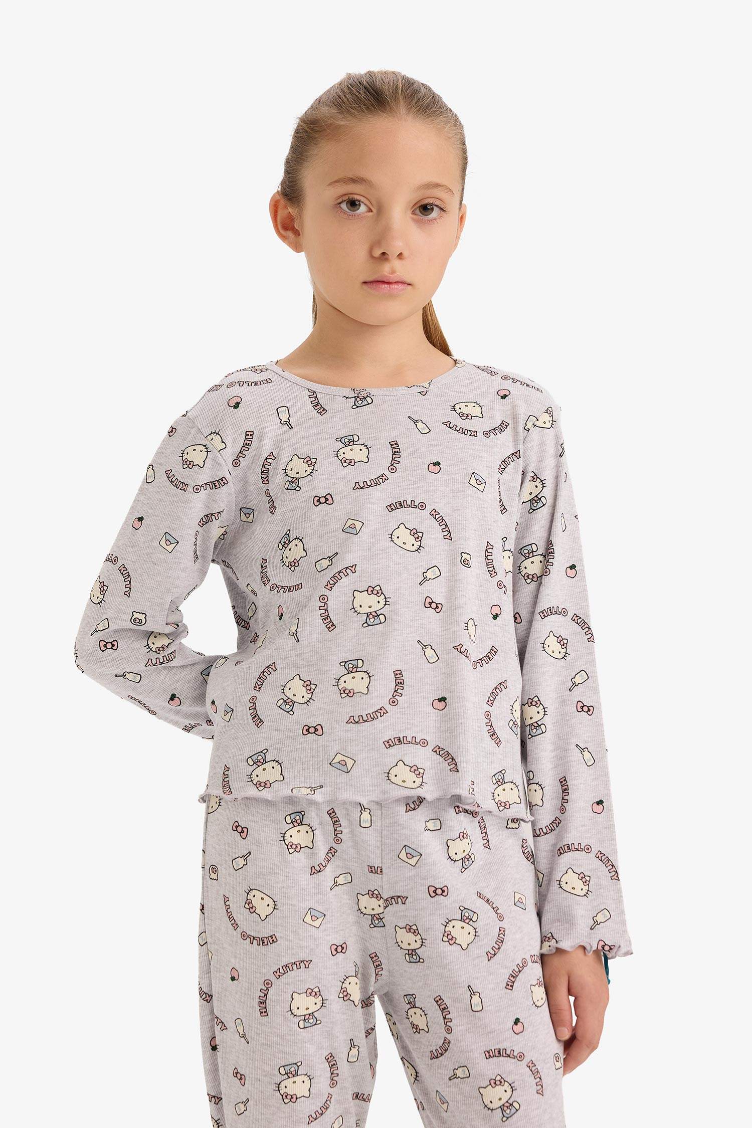 سيت بجامة بناتي من هيلو كيتي - قطعتين