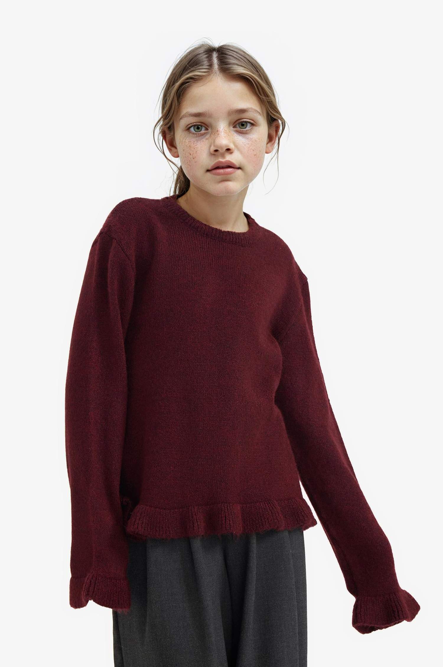 Девочковый свитер с круглым вырезом стандартного покроя