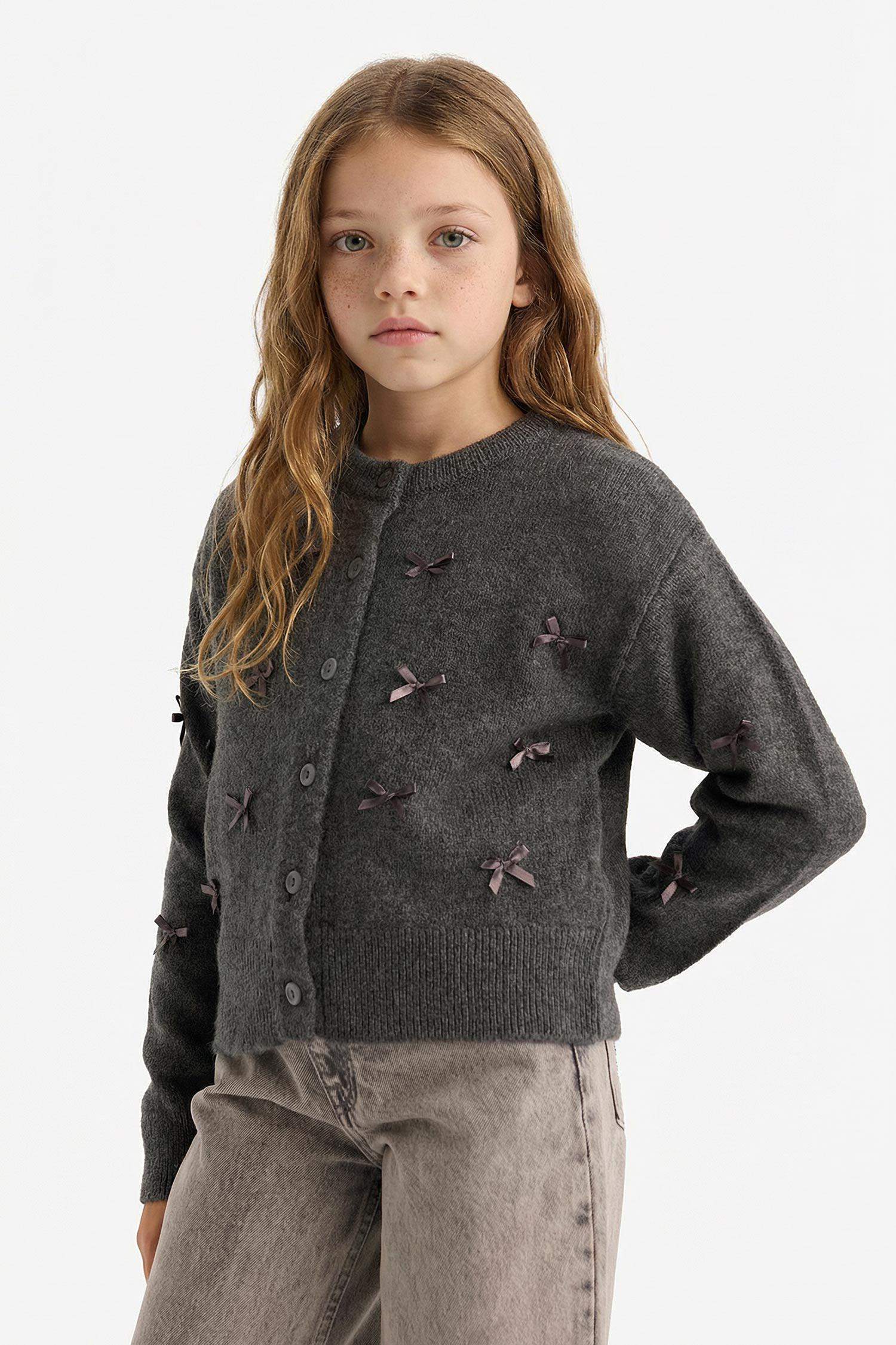 جاكيت صوف بناتي قصة عادية بياخة مستديرة