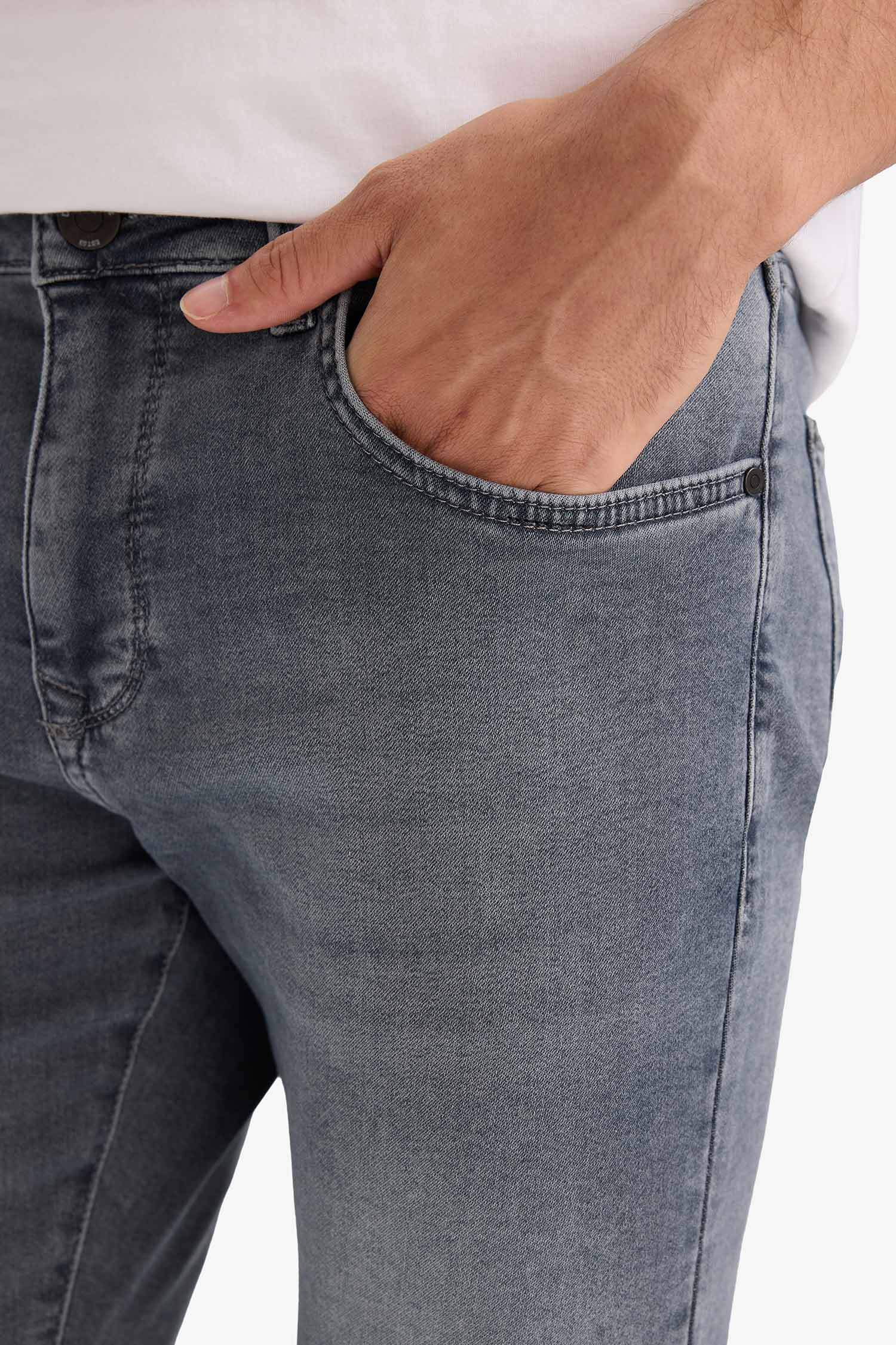 Sergio Regular Fit Regular Waist Straight Leg Trousers