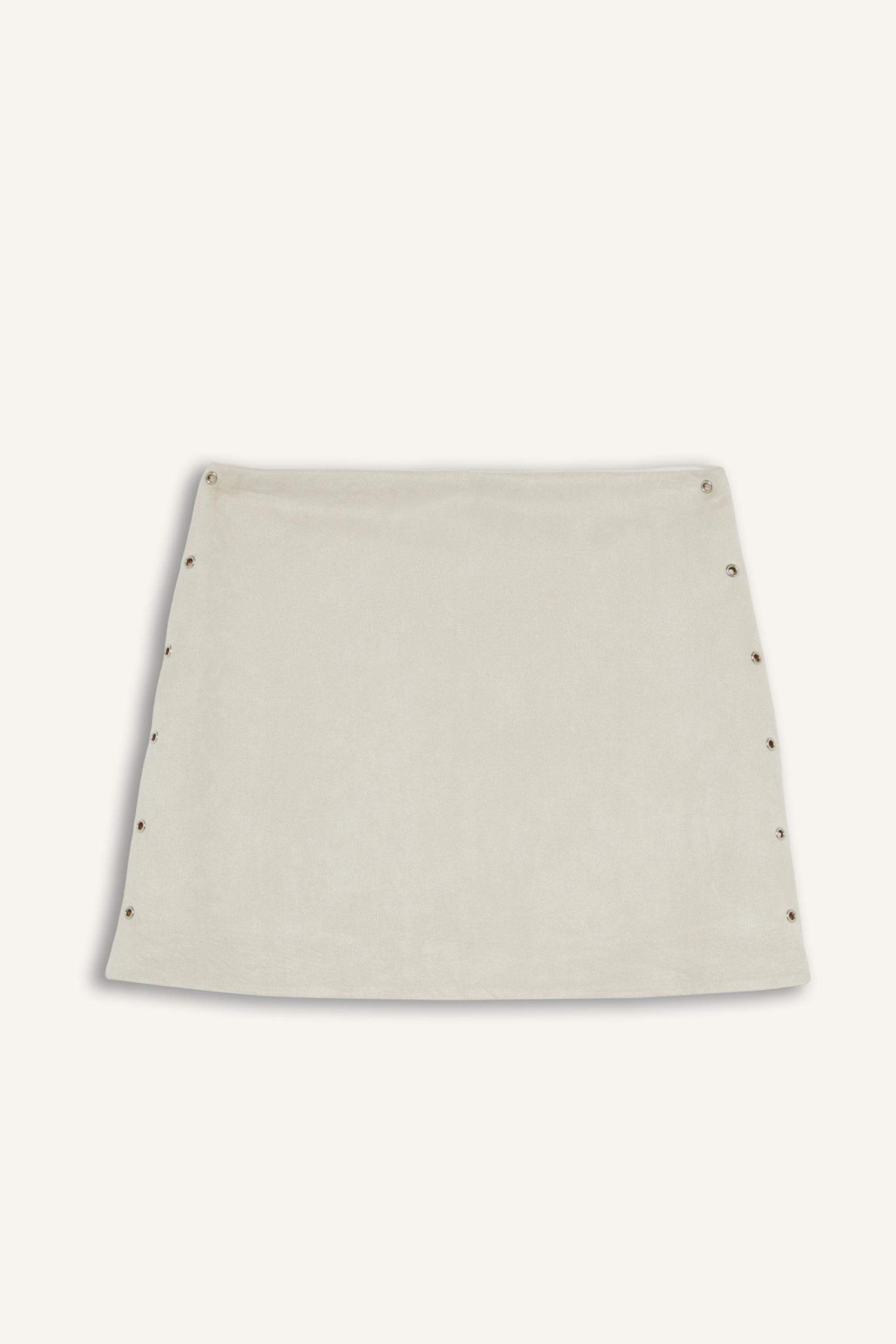 تنورة قصيرة شمواه بخصر عادي