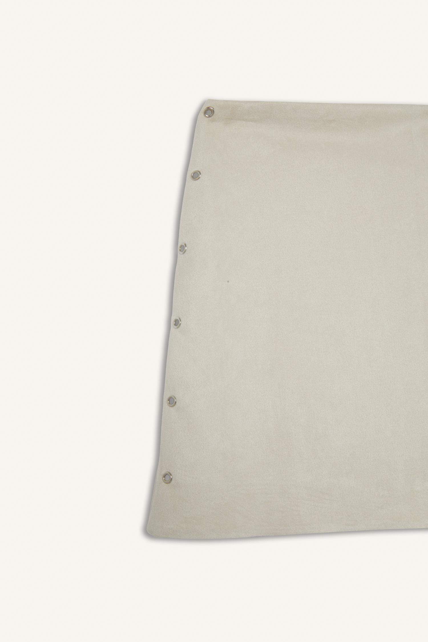 تنورة قصيرة شمواه بخصر عادي