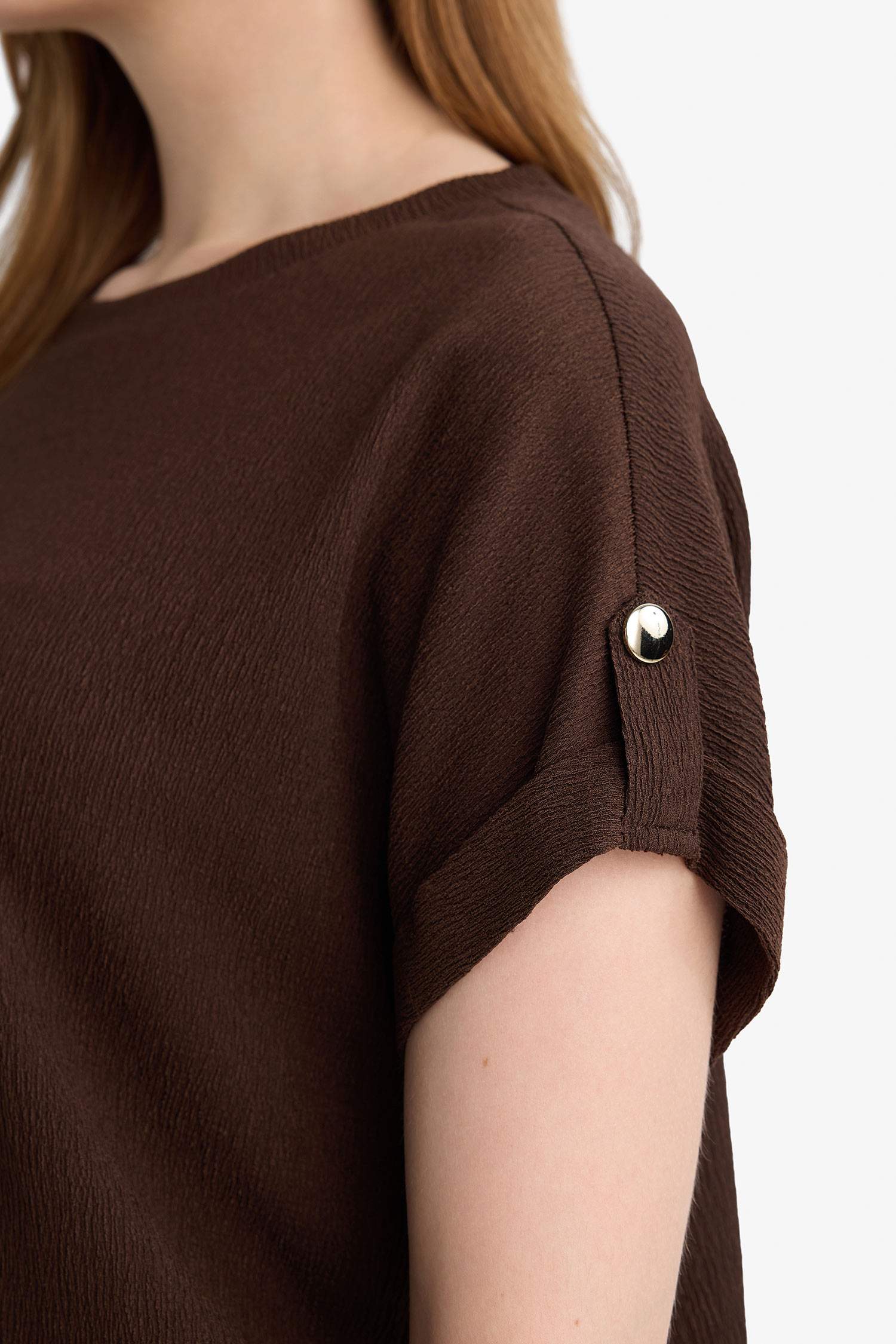 Футболка из жатой ткани с коротким рукавом