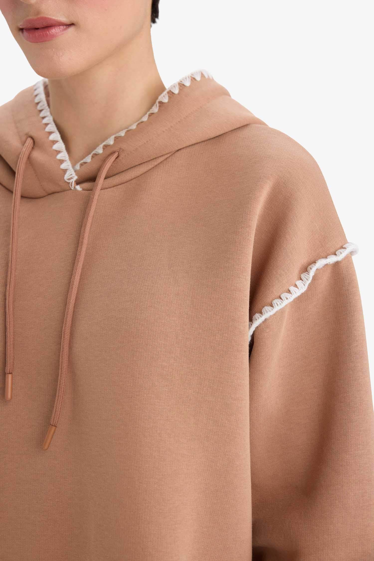 سويت شيرت اوفر سايز بياقة مستديرة