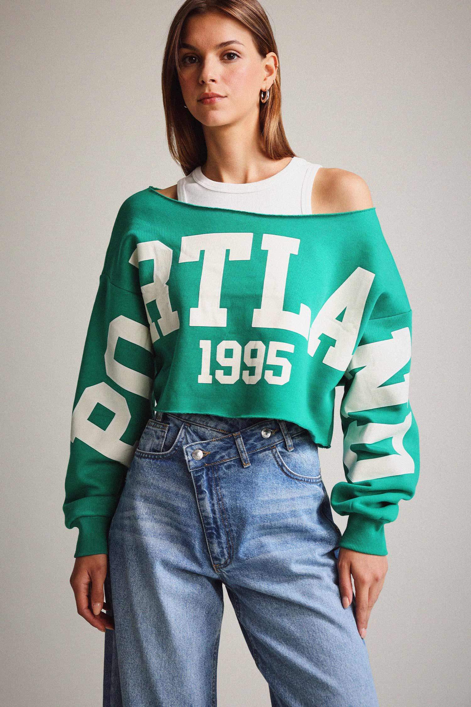 Kayık Yaka Baskılı Sweatshirt