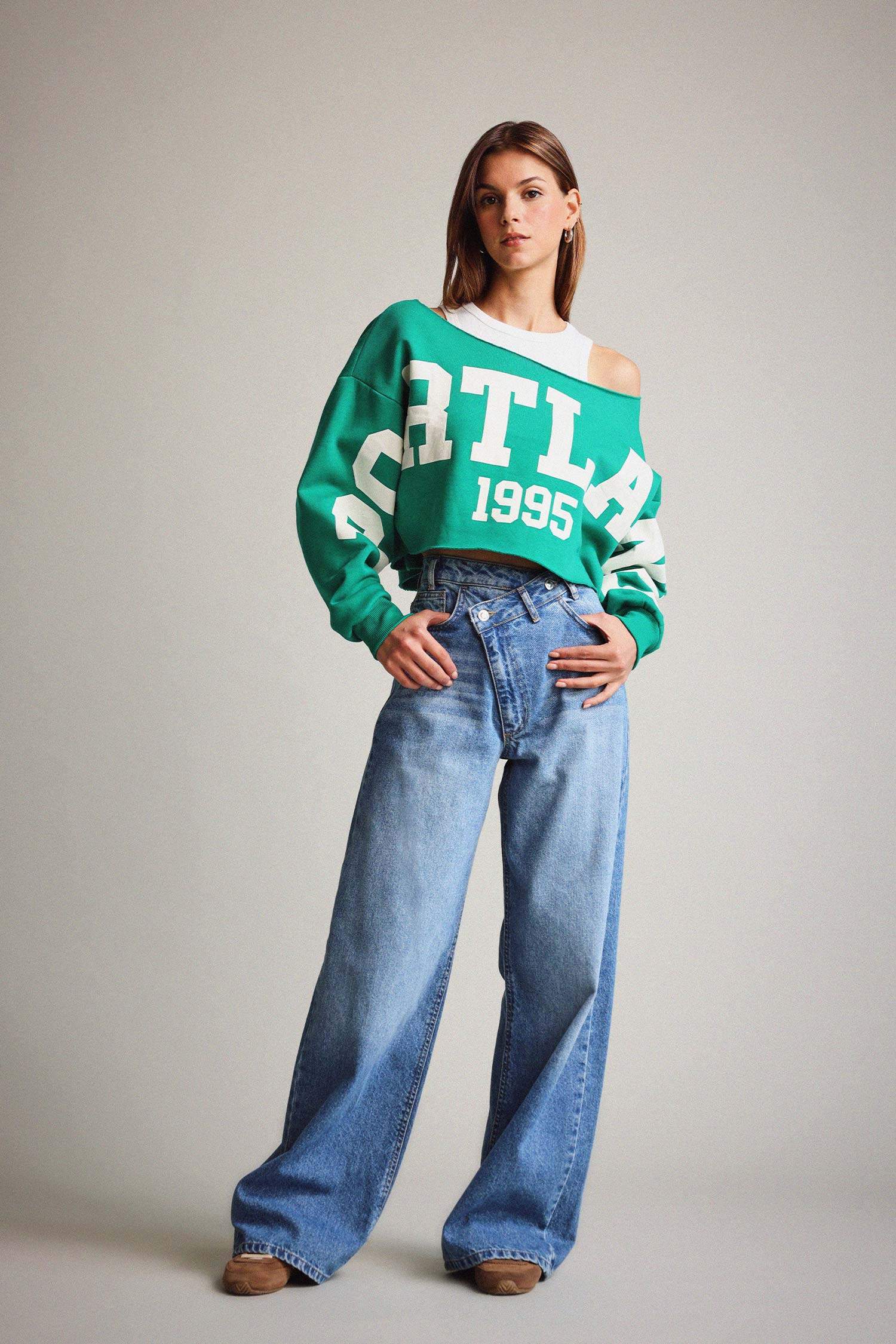 Kayık Yaka Baskılı Sweatshirt