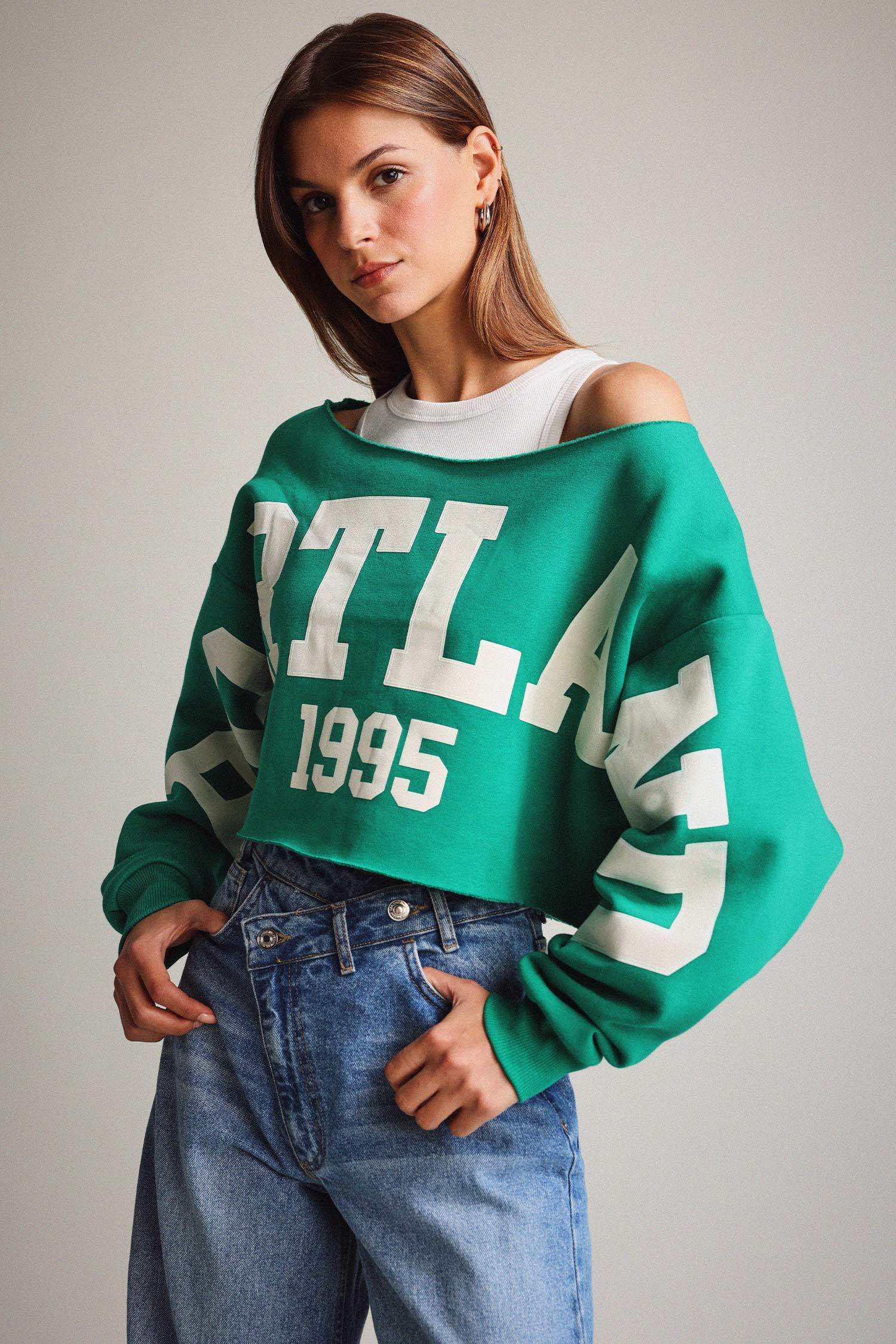 Kayık Yaka Baskılı Sweatshirt