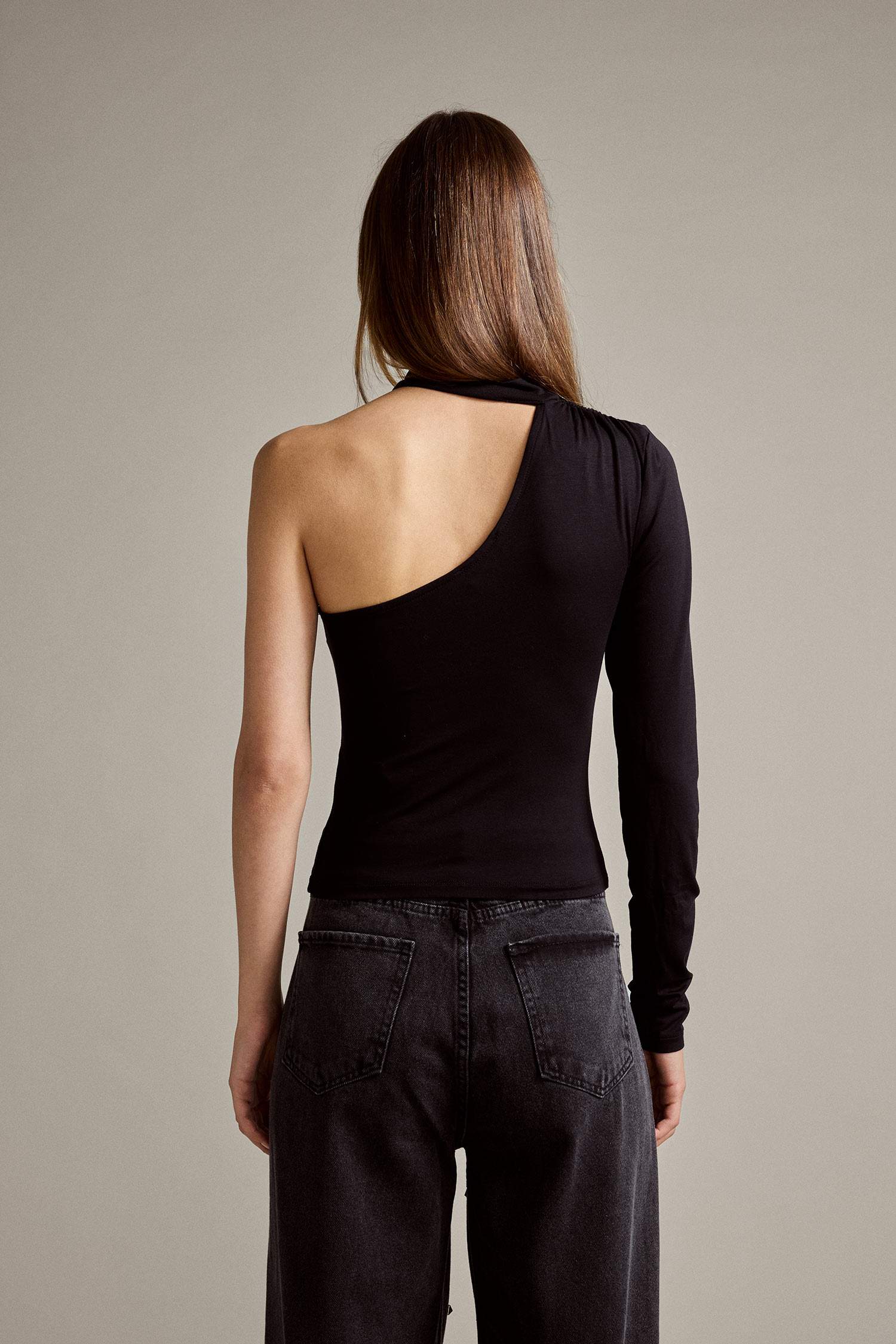 Tek Omuzlu Bağlama Detaylı Bluz