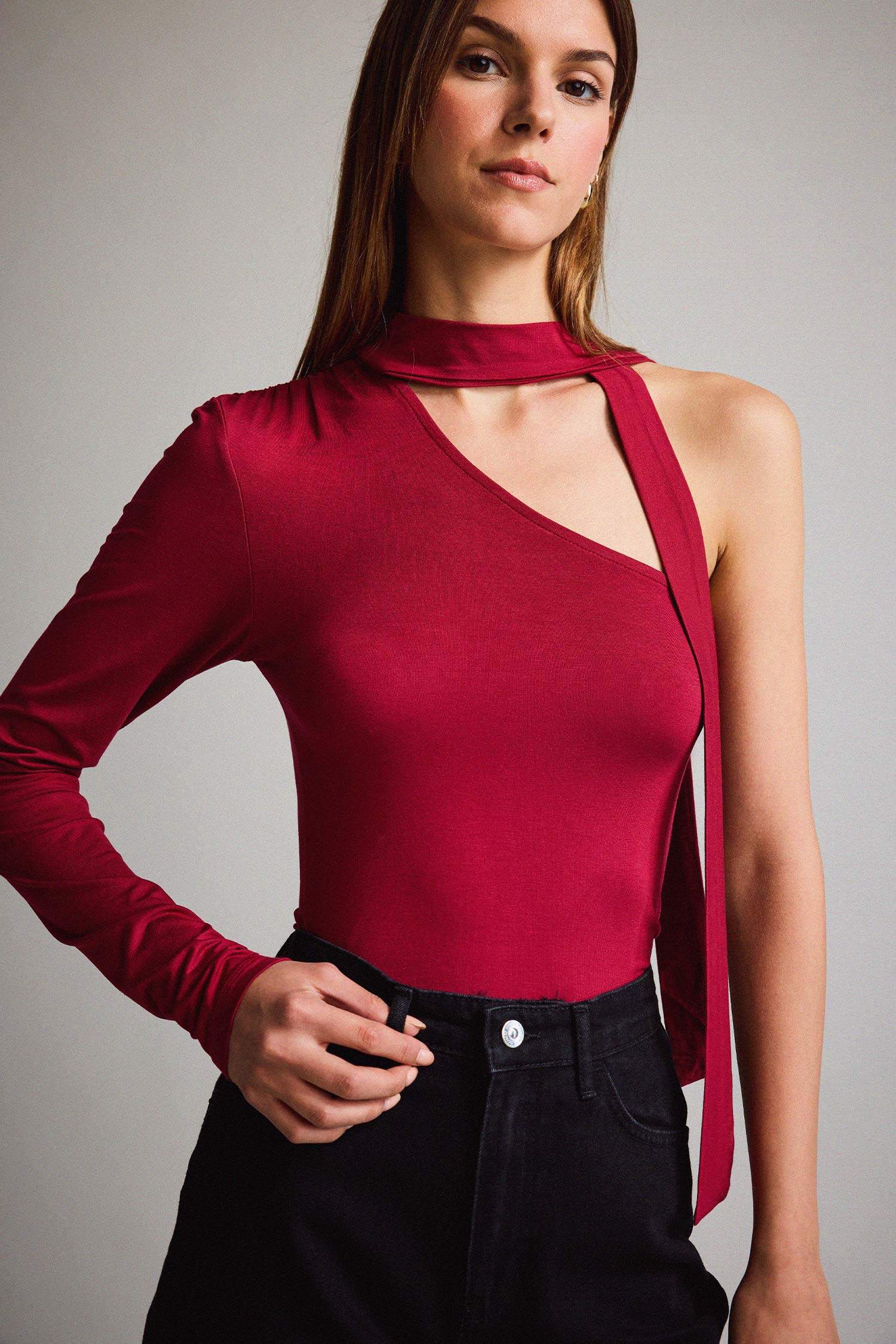 Tek Omuzlu Bağlama Detaylı Bluz