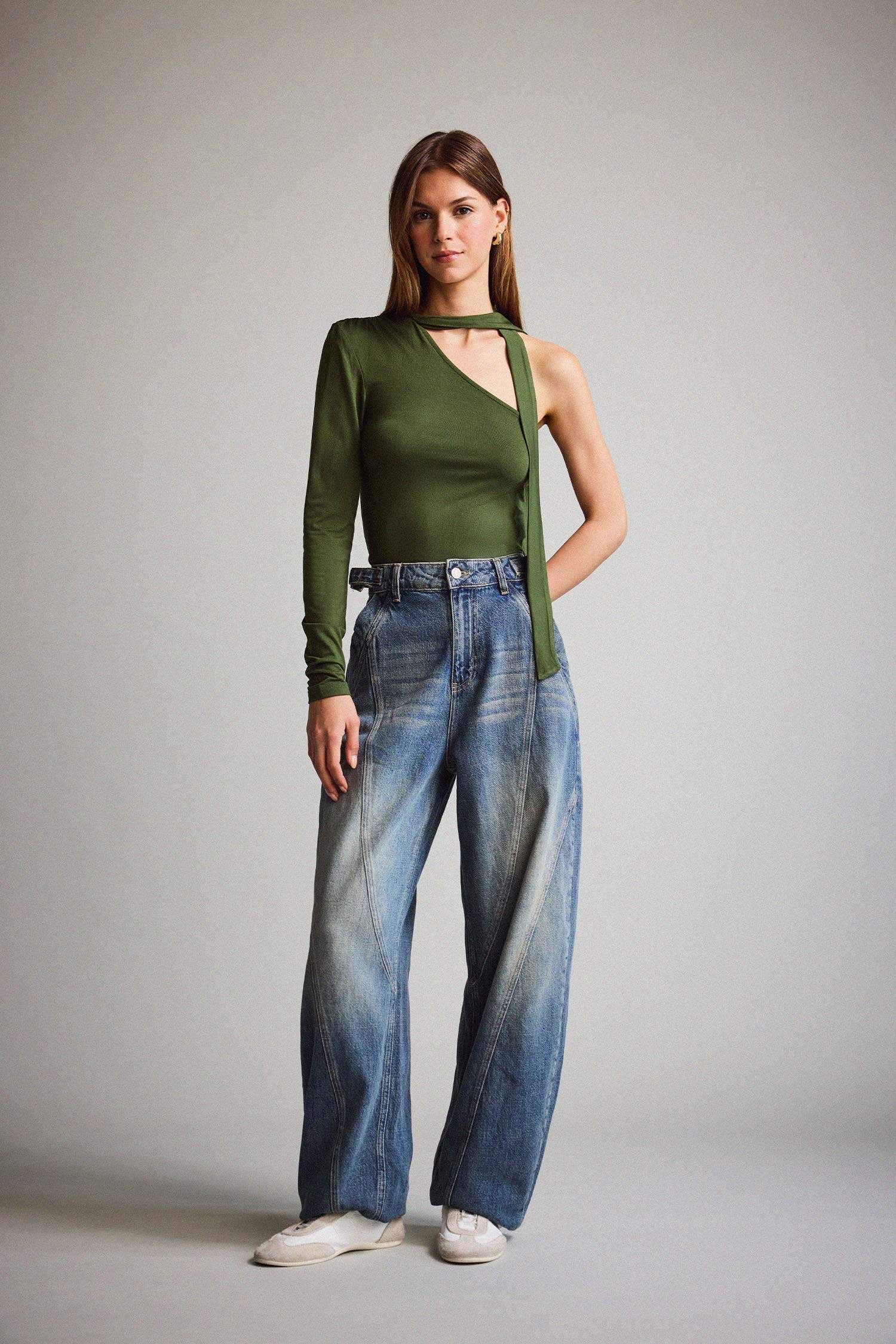 Tek Omuzlu Bağlama Detaylı Bluz