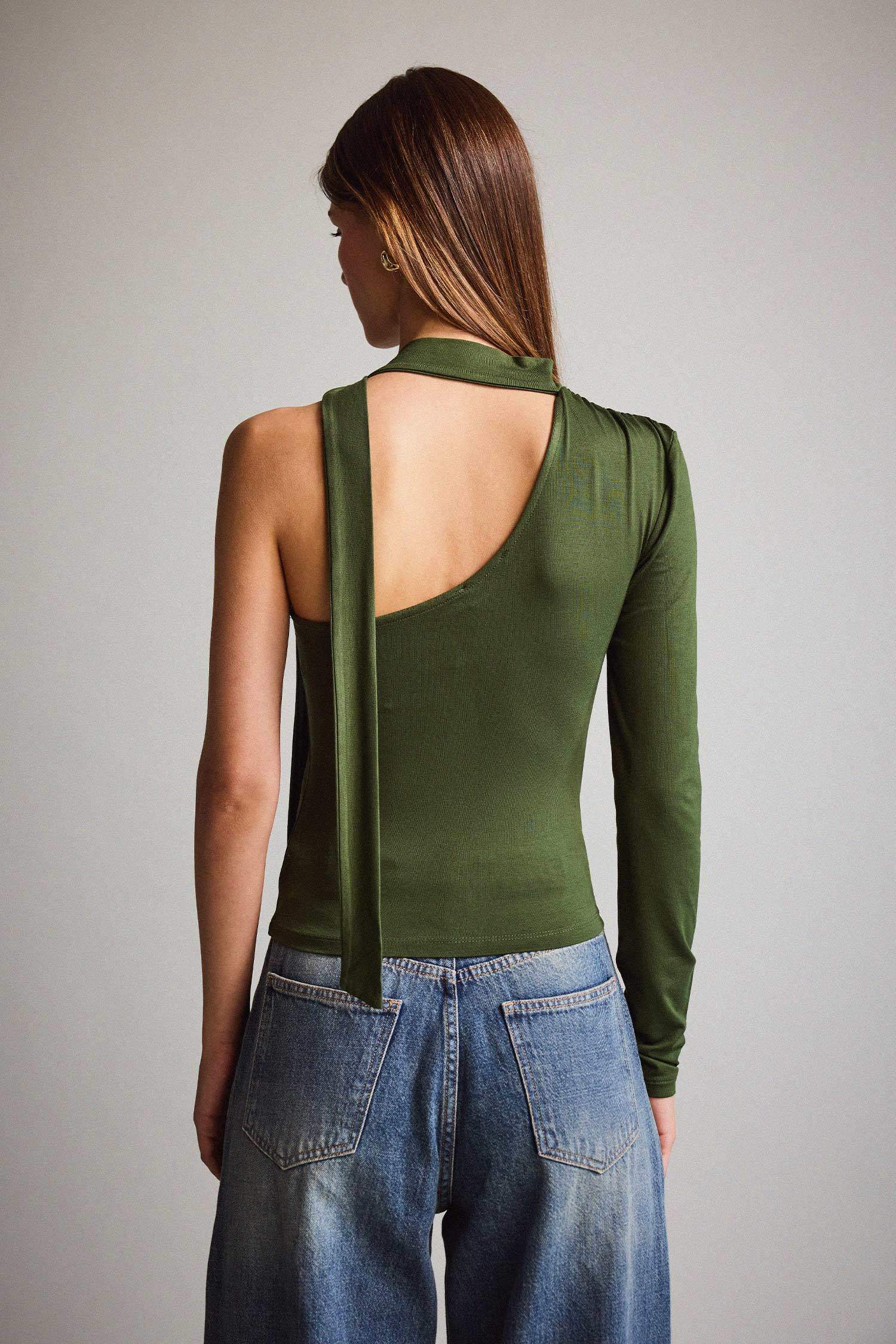 Tek Omuzlu Bağlama Detaylı Bluz