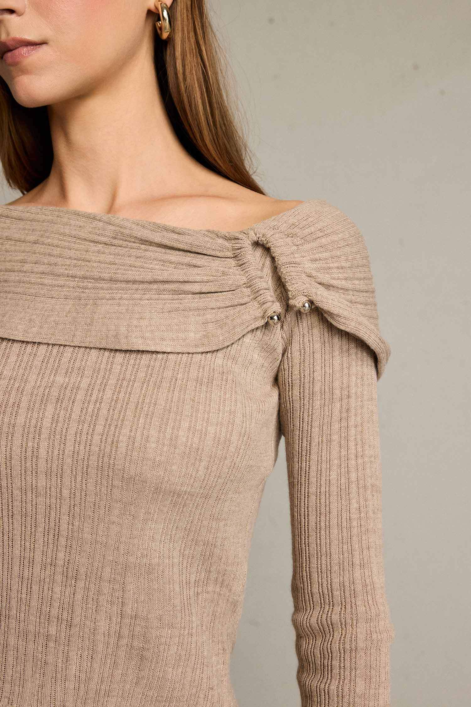 Açık Omuz Toka Detaylı Uzun Kollu Bluz