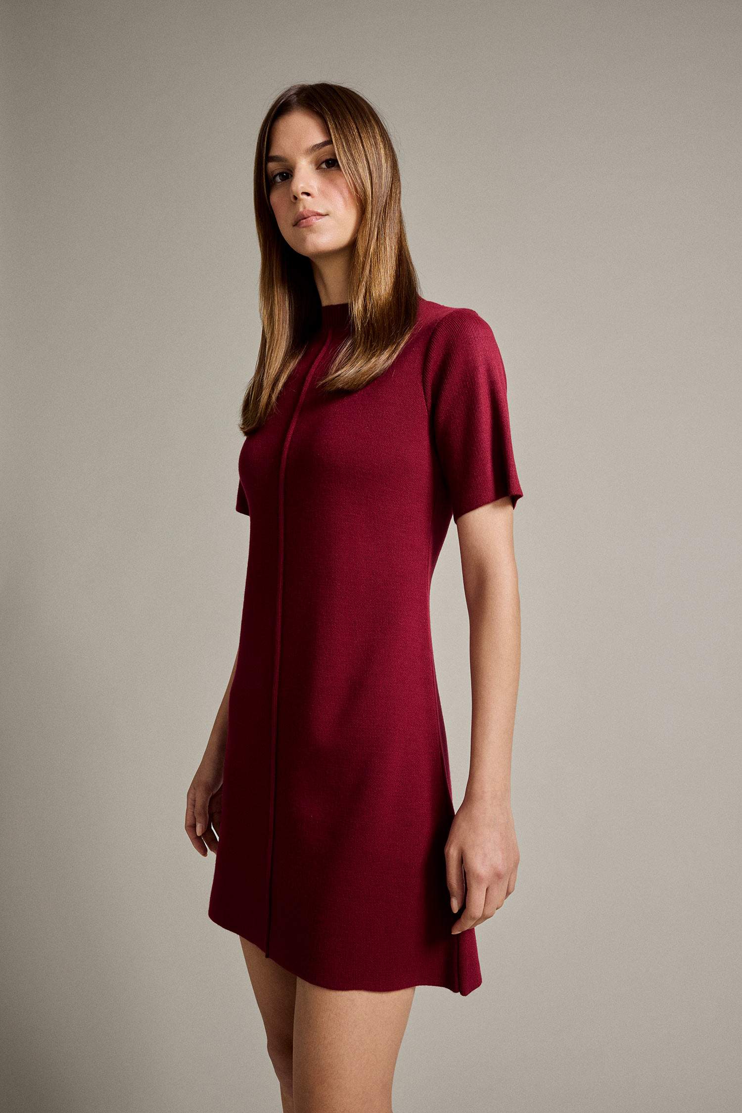 فستان قصير نص ردن بياقة مستديرة