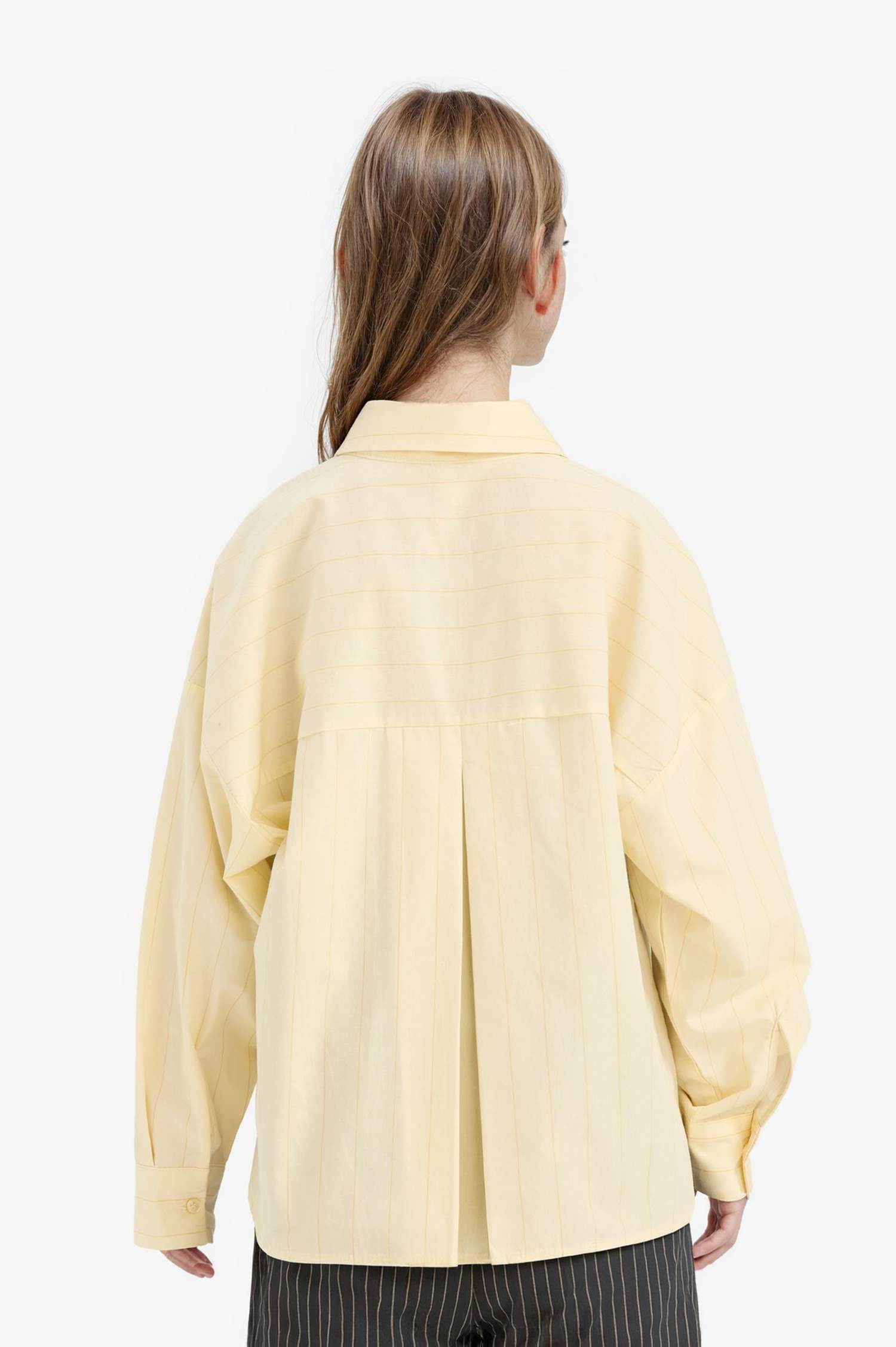 Девочковая поплиновая рубашка с длинными рукавами стандартного покроя