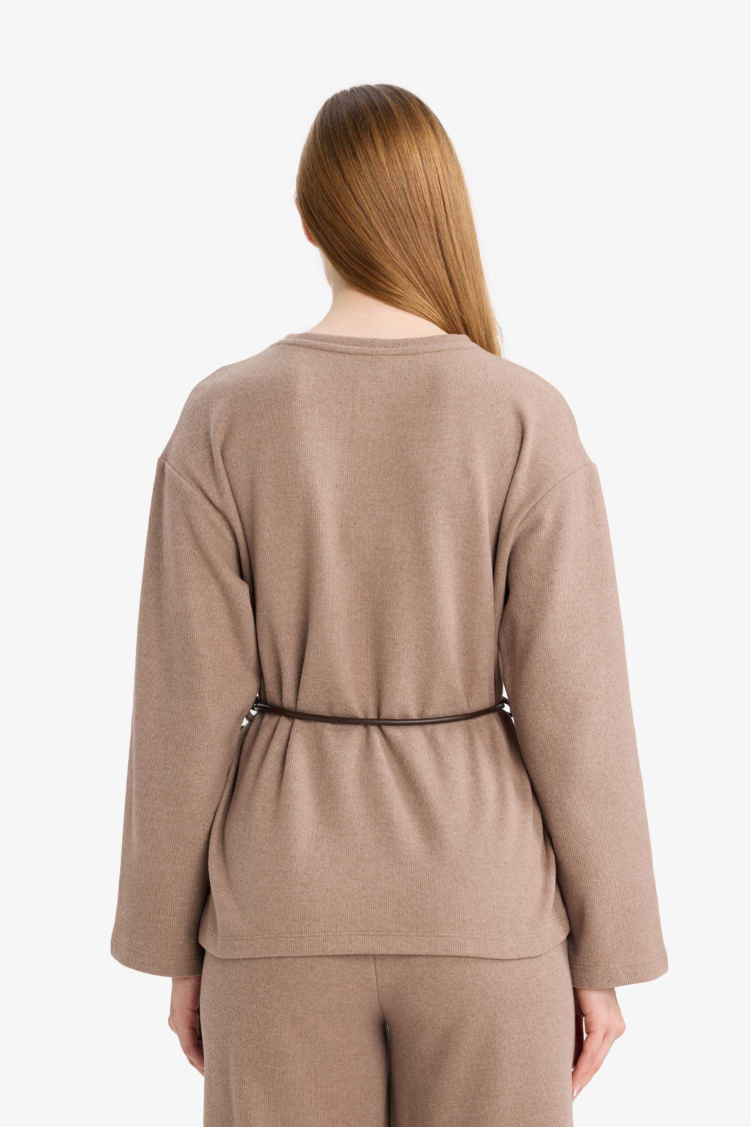 تيشيرت ردن طويل قصة عادية بياخة مستديرة