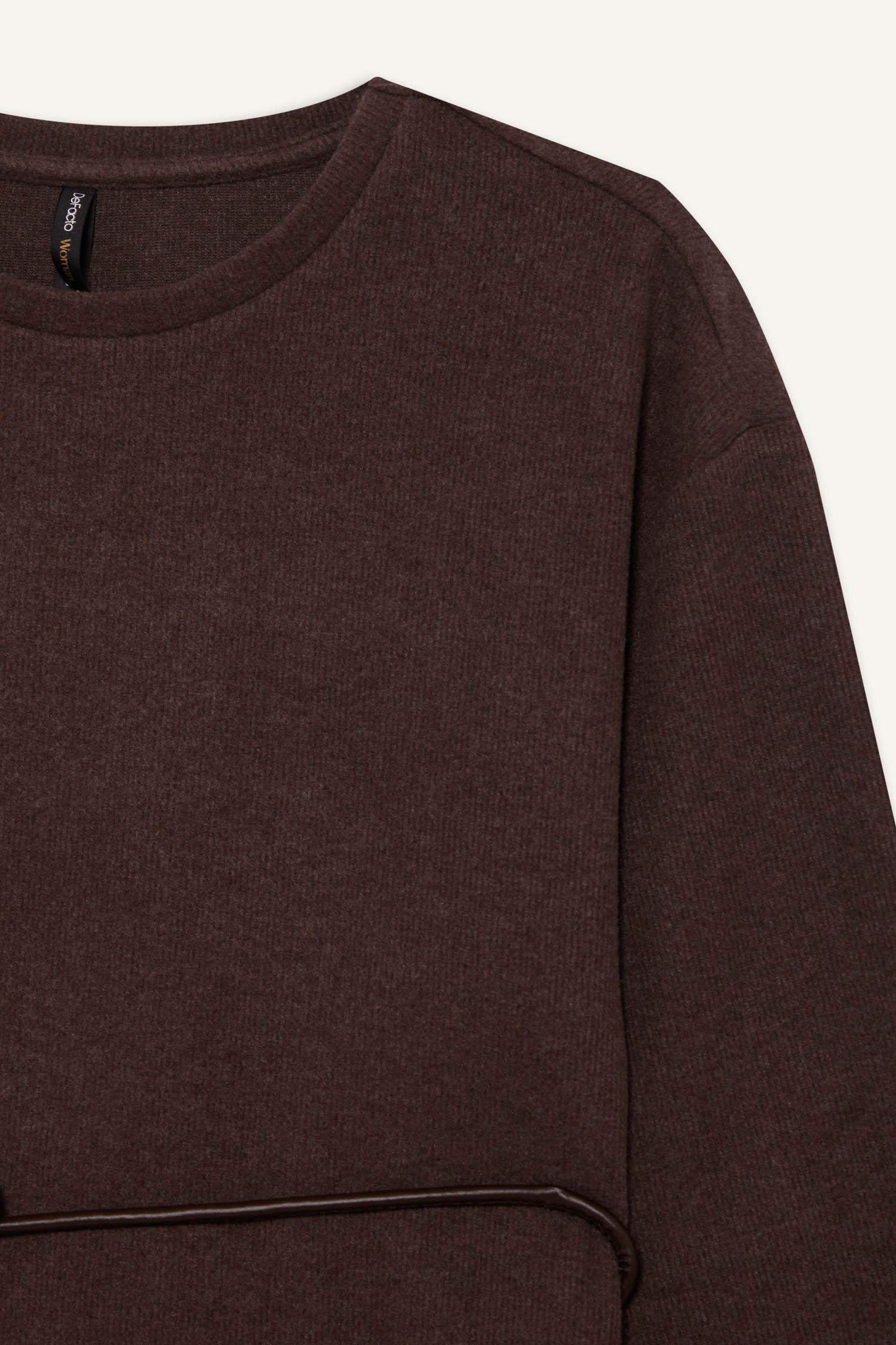 تيشيرت ردن طويل قصىة عادية وياخة مستديرة