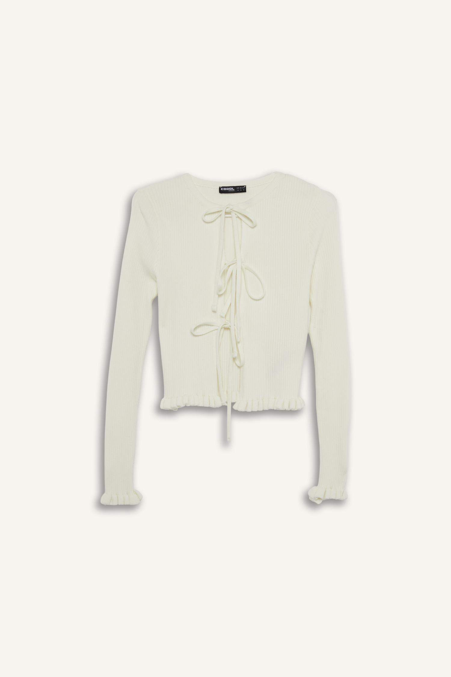 كارديجان سليم فيت برقبة مستديرة برباط من الأمام