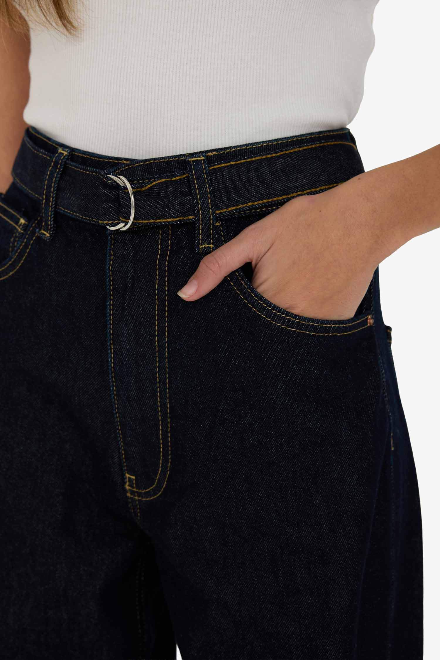 بنطرون جينز قصة مستقيمة برجل واسع وخصر عالي