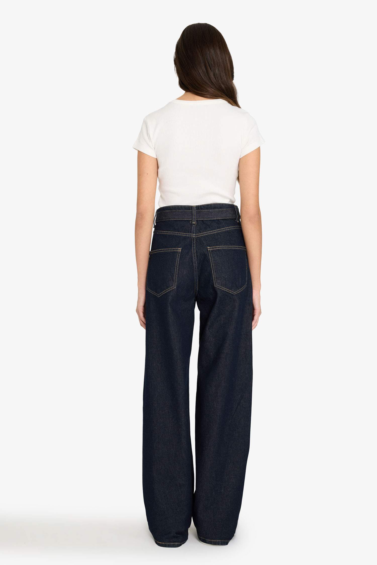 بنطرون جينز قصة مستقيمة برجل واسع وخصر عالي