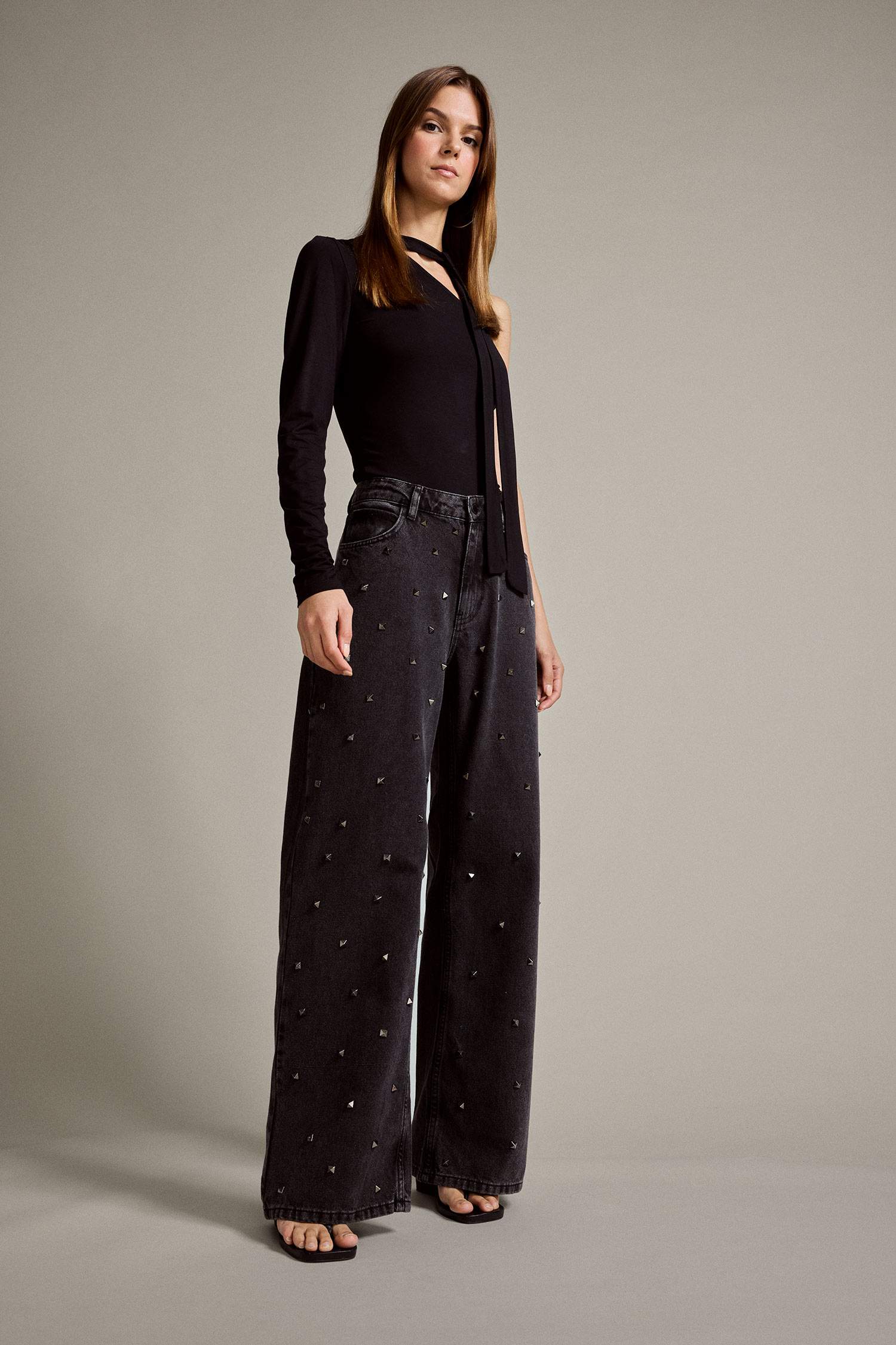 Relax Fit Geniş Paça Taşlı Jean Pantolon