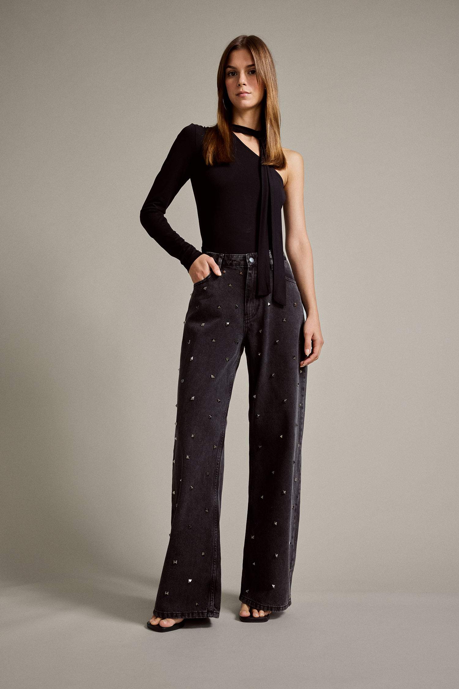 Relax Fit Geniş Paça Taşlı Jean Pantolon