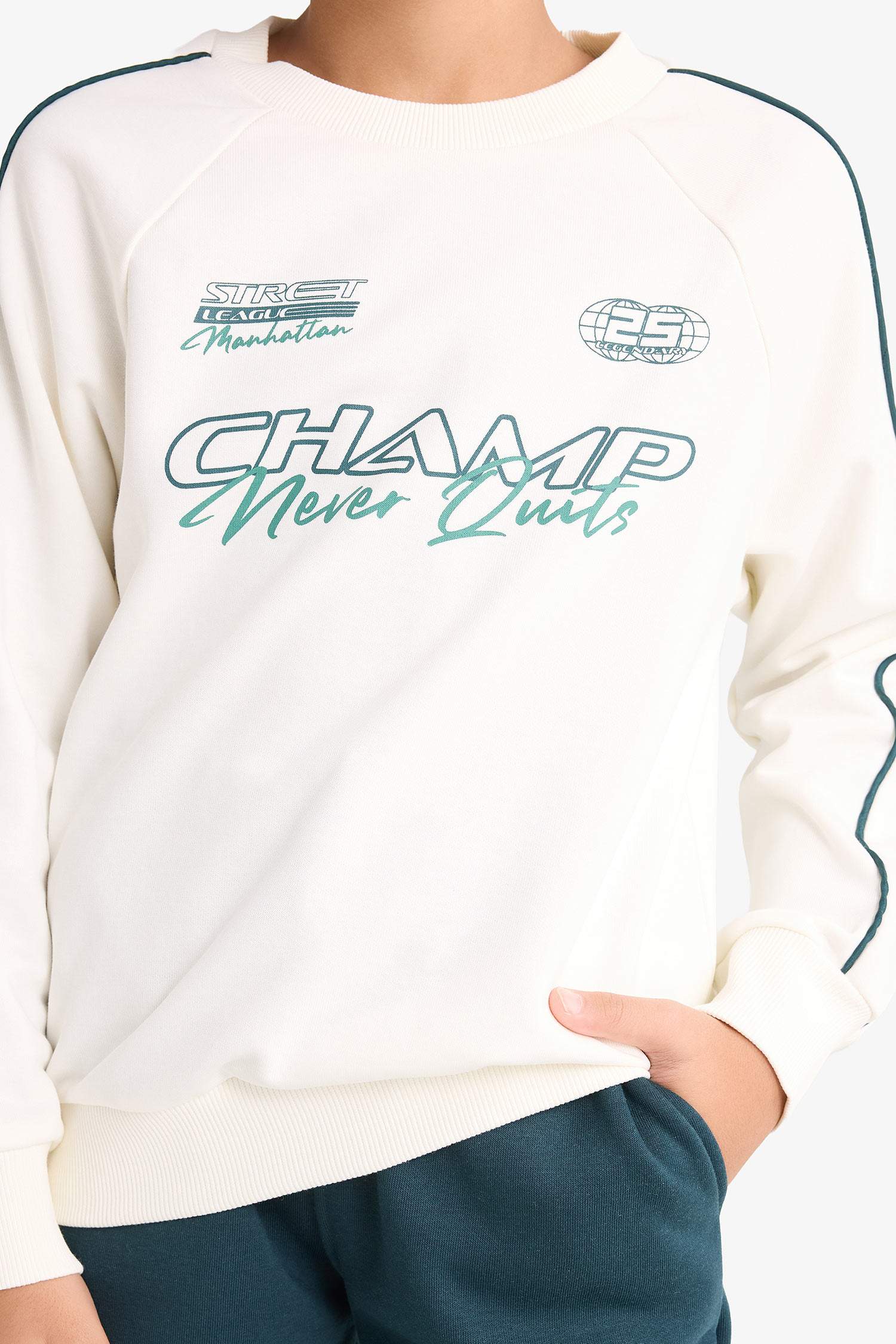 Boy Printed Sweatshirt Joggers 2 Piece Set