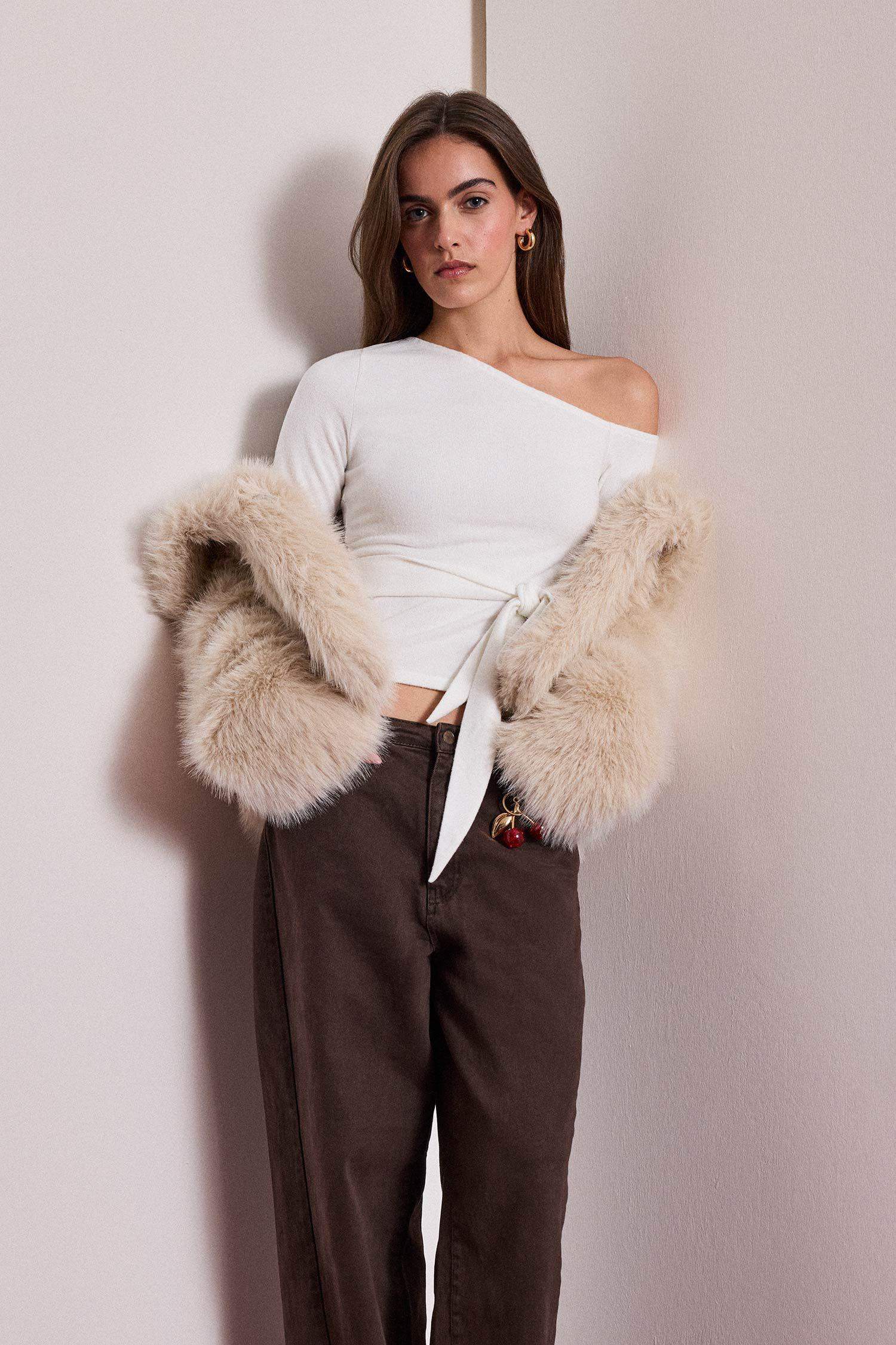 Fitted Tek Omuzlu Bağlama Detaylı Uzun Kollu Bluz