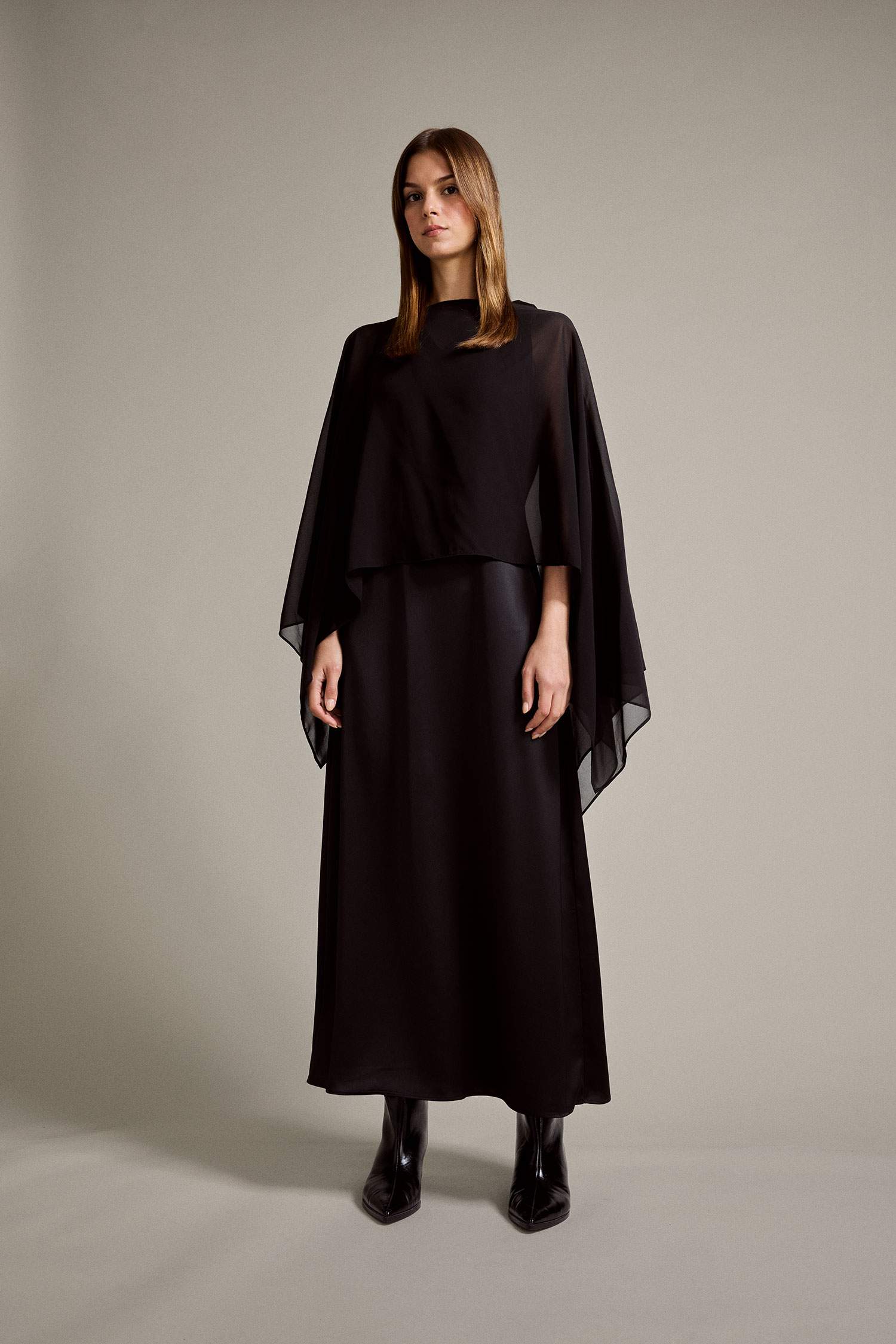 فستان ساتان و التول طويل ردن طويل