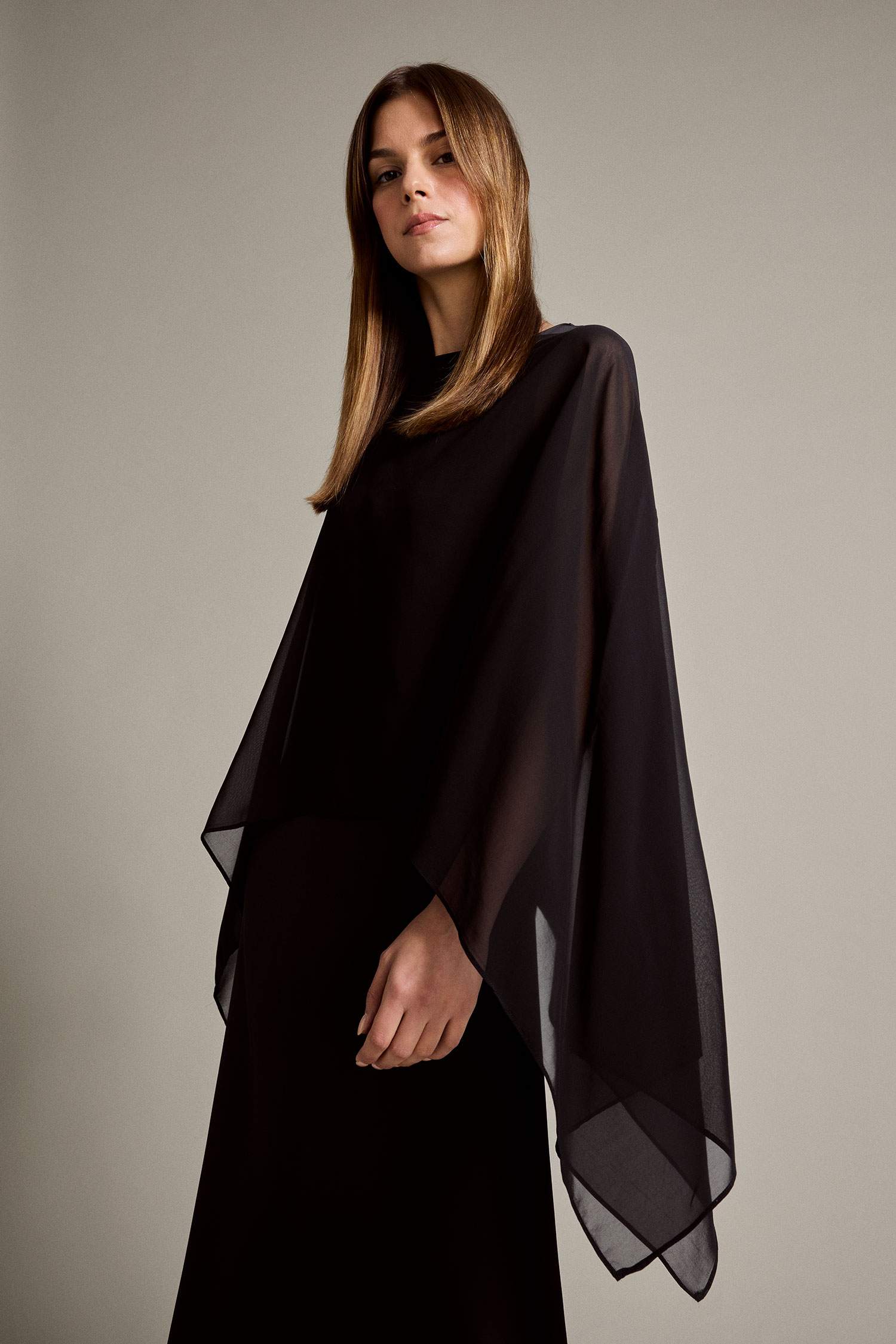 فستان ساتان و التول طويل ردن طويل