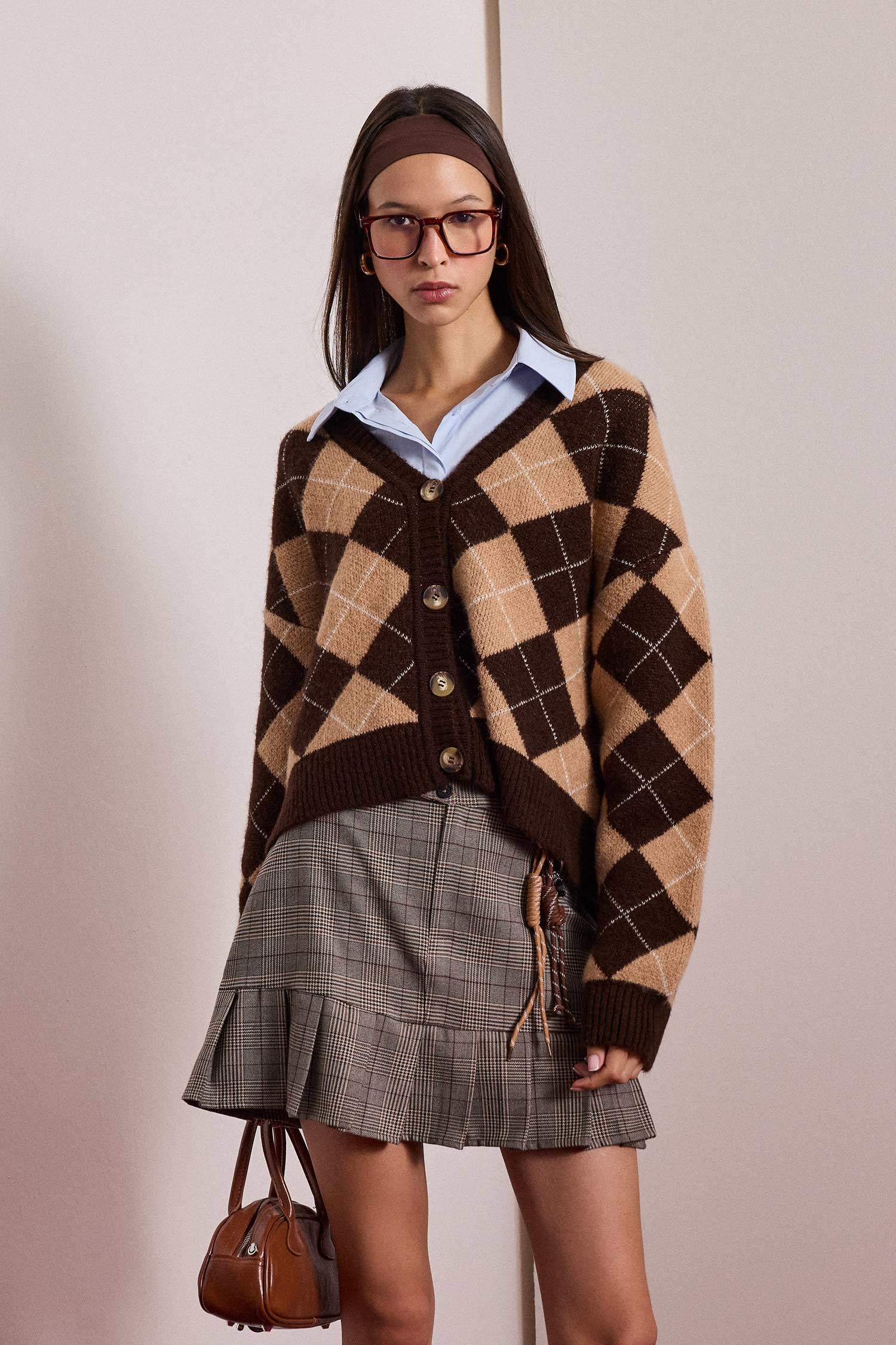 جاكيت قصة عادية وياخة V