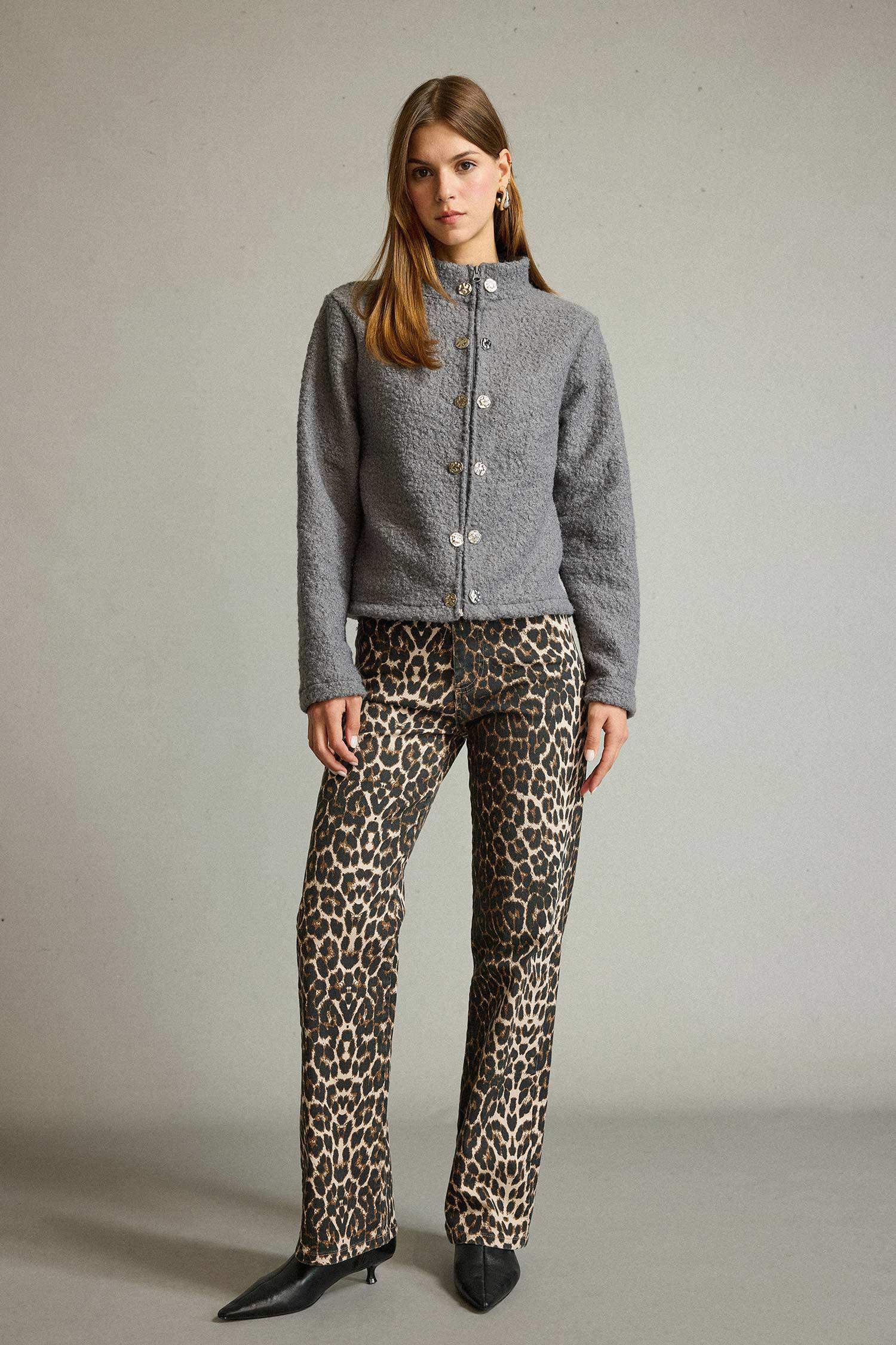 Pelüş Düğme Detaylı Fermuarlı Hırka