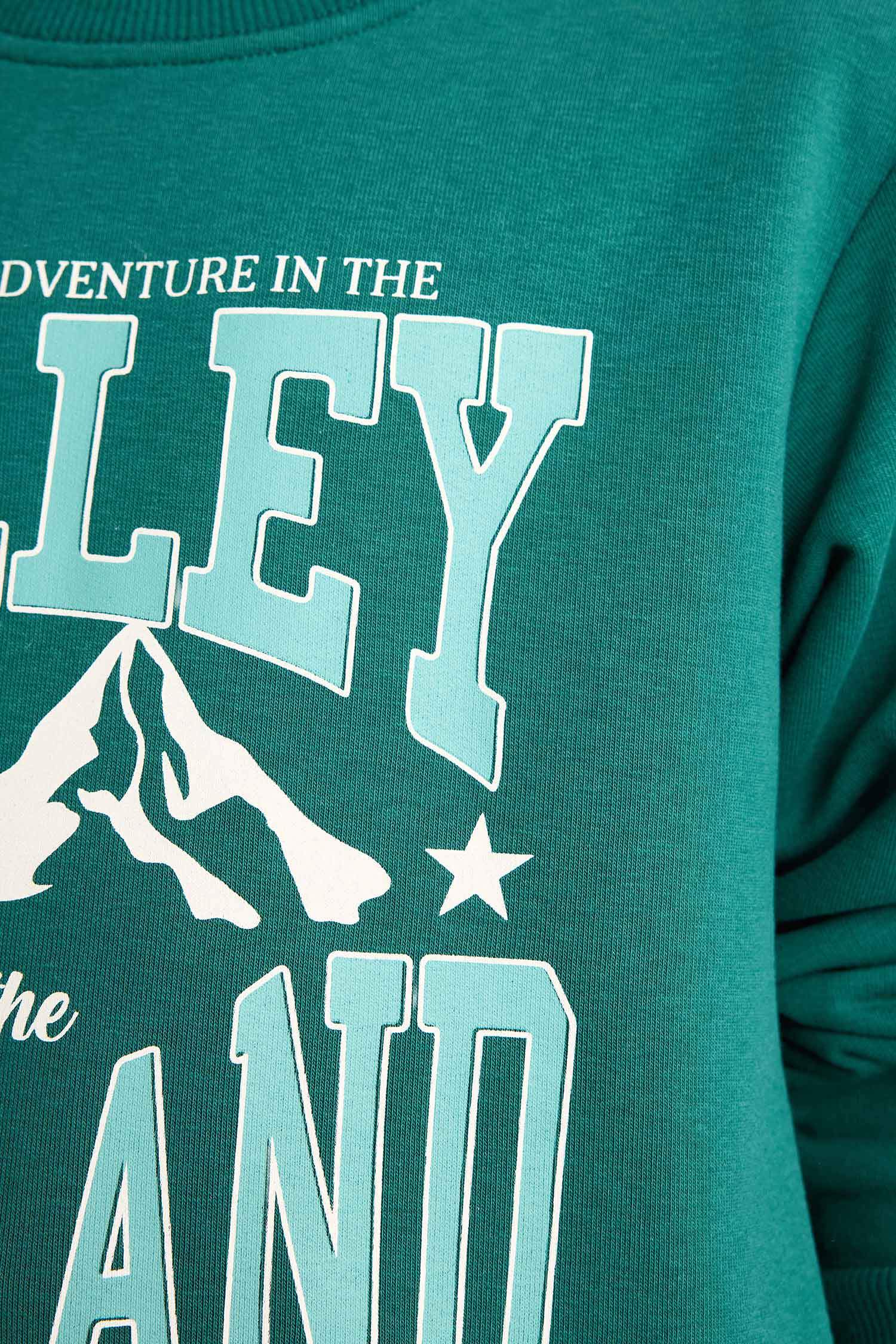 سويت شيرت ولادي مطبوع قصة عادية بياخة مستديرة