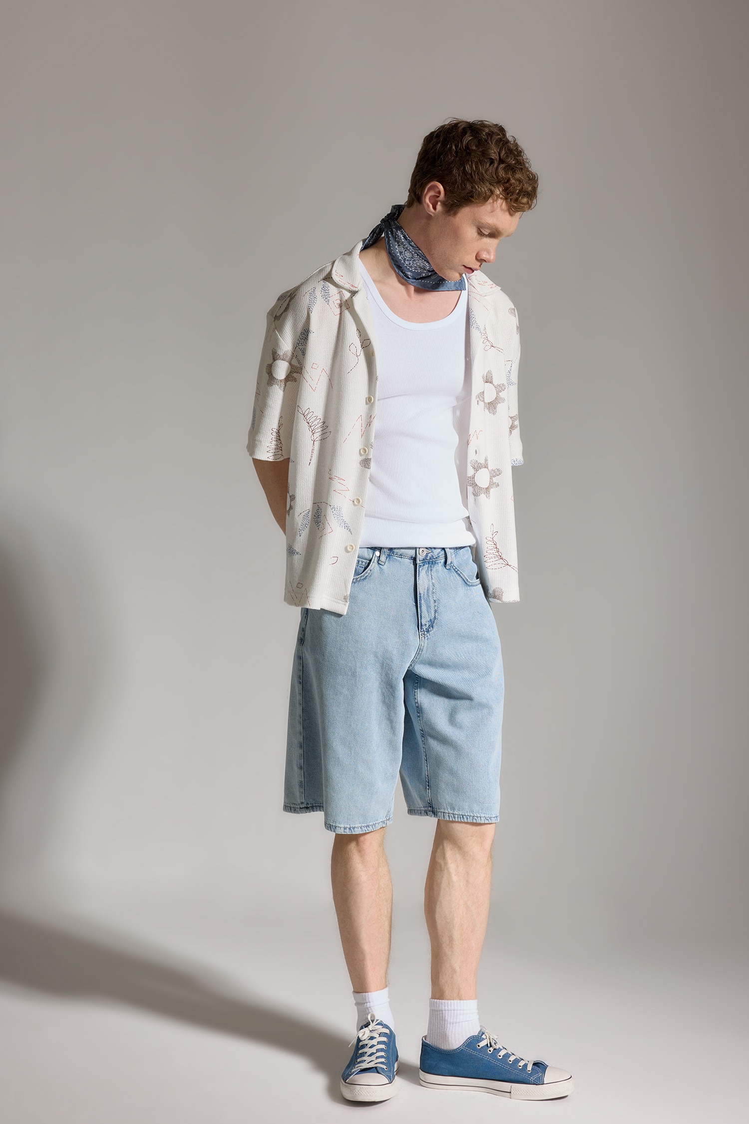 DeFacto Ultra Yumuşak Yumuşak Dokulu Baggy Fit Bermuda Jean Şort görsel 2