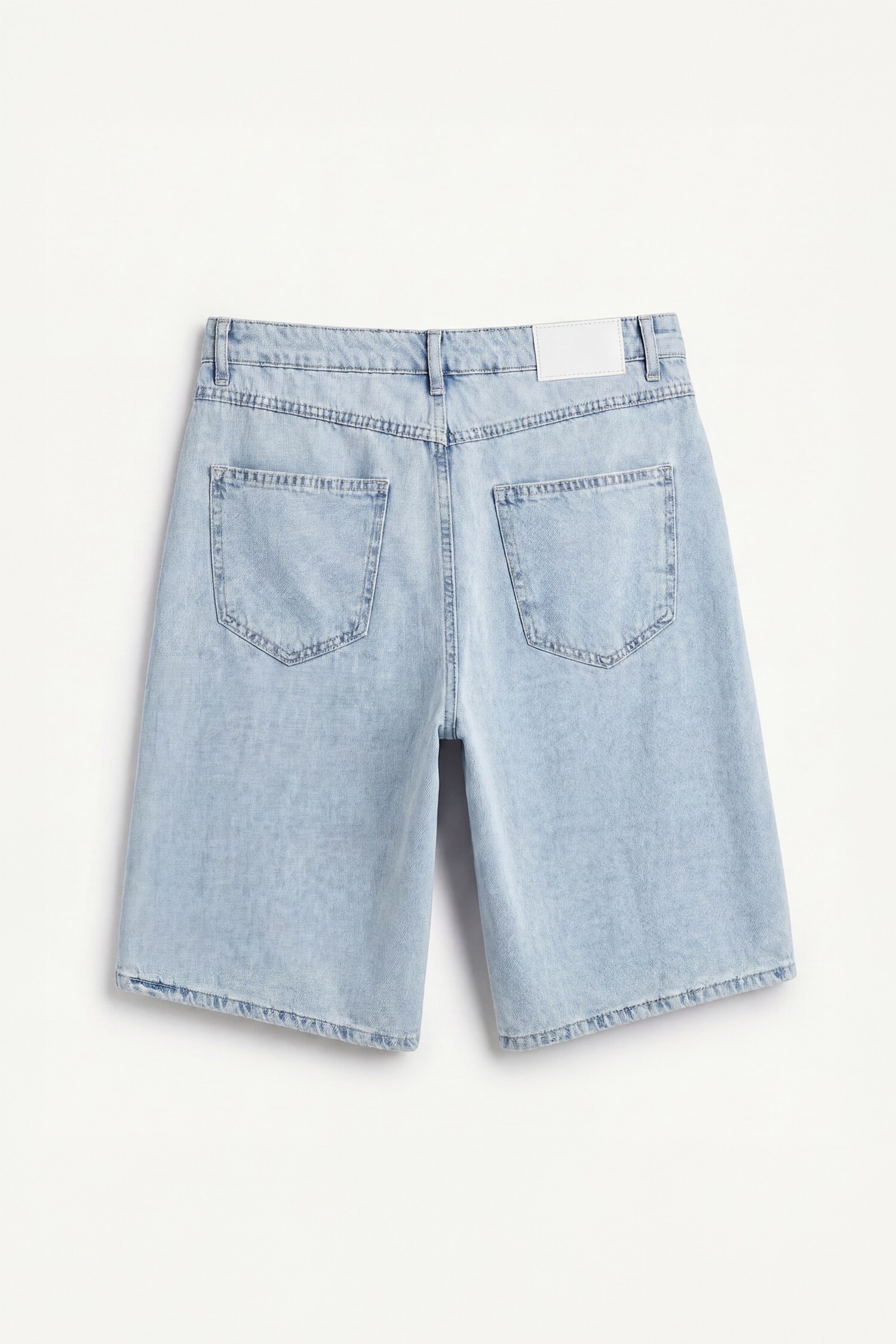 DeFacto Ultra Yumuşak Yumuşak Dokulu Baggy Fit Bermuda Jean Şort görsel 6