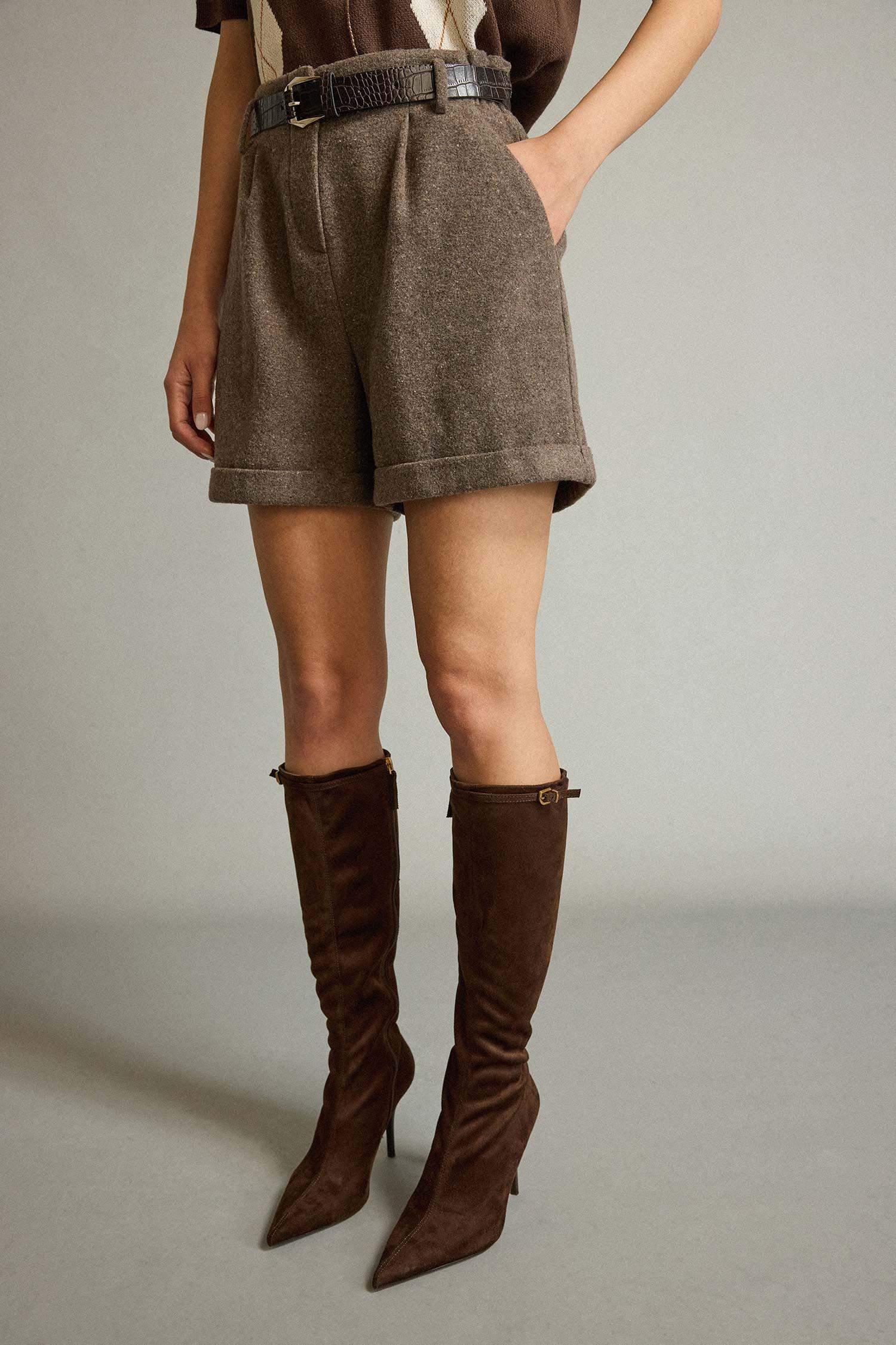 Kemerli Cepli Dokuma Şort