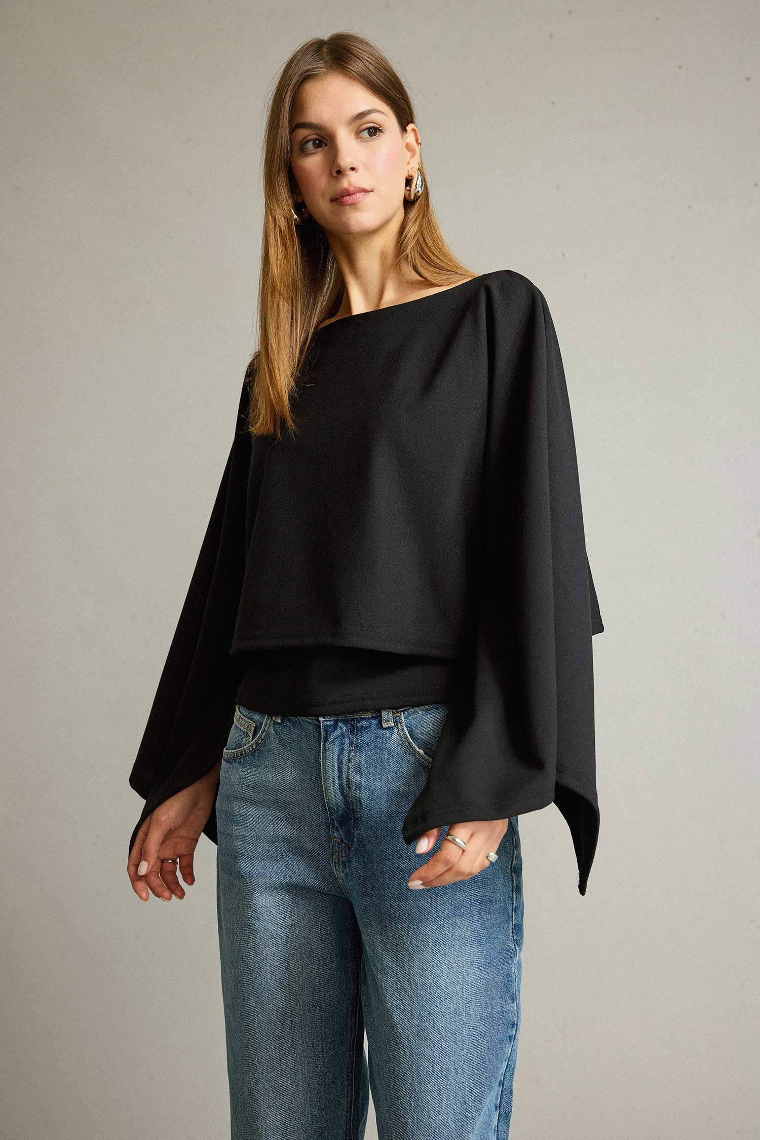 Kayık Yaka Yarasa Kollu Bluz