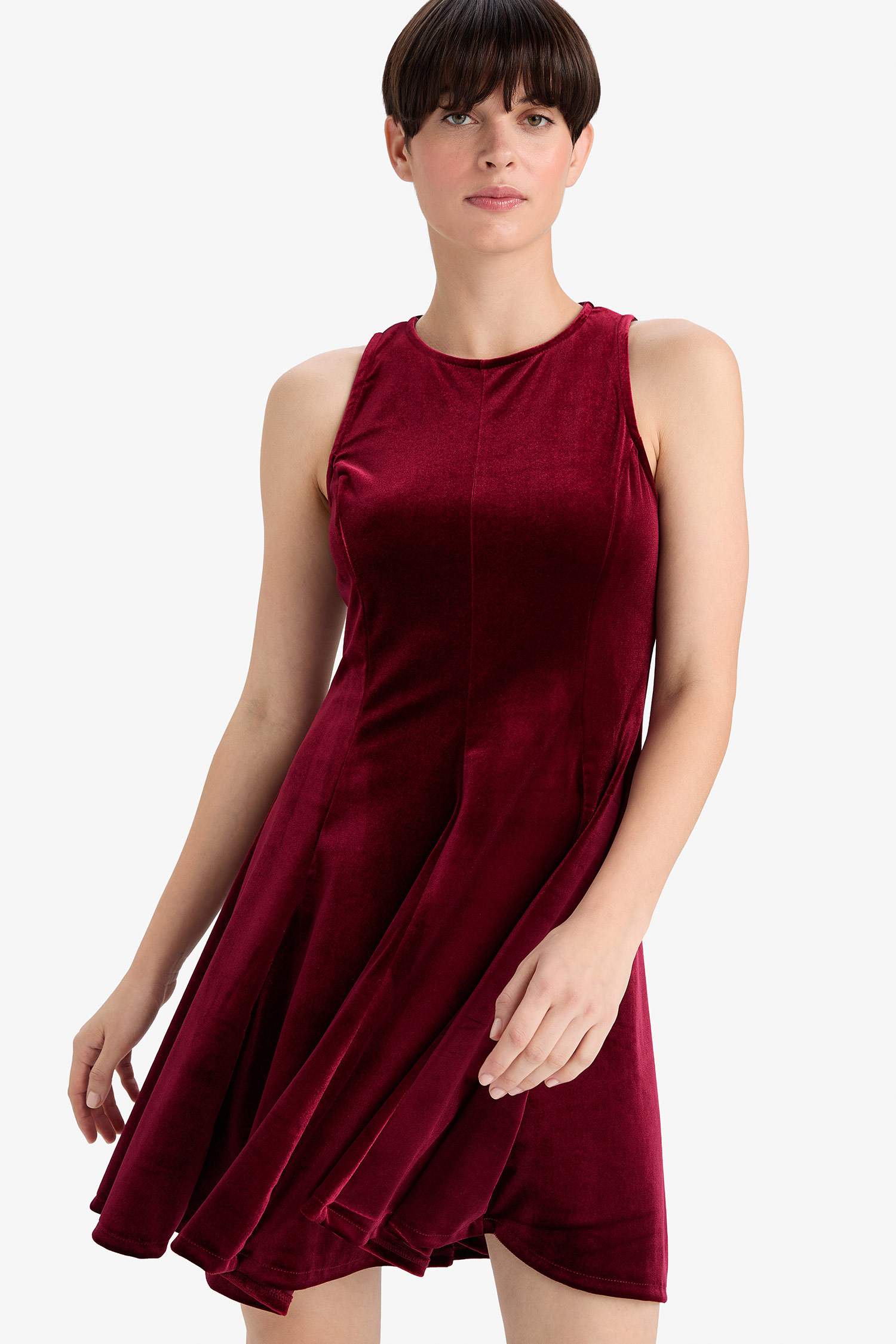 فستان مخمل قطيفة نص ردن بياخة مستديرة