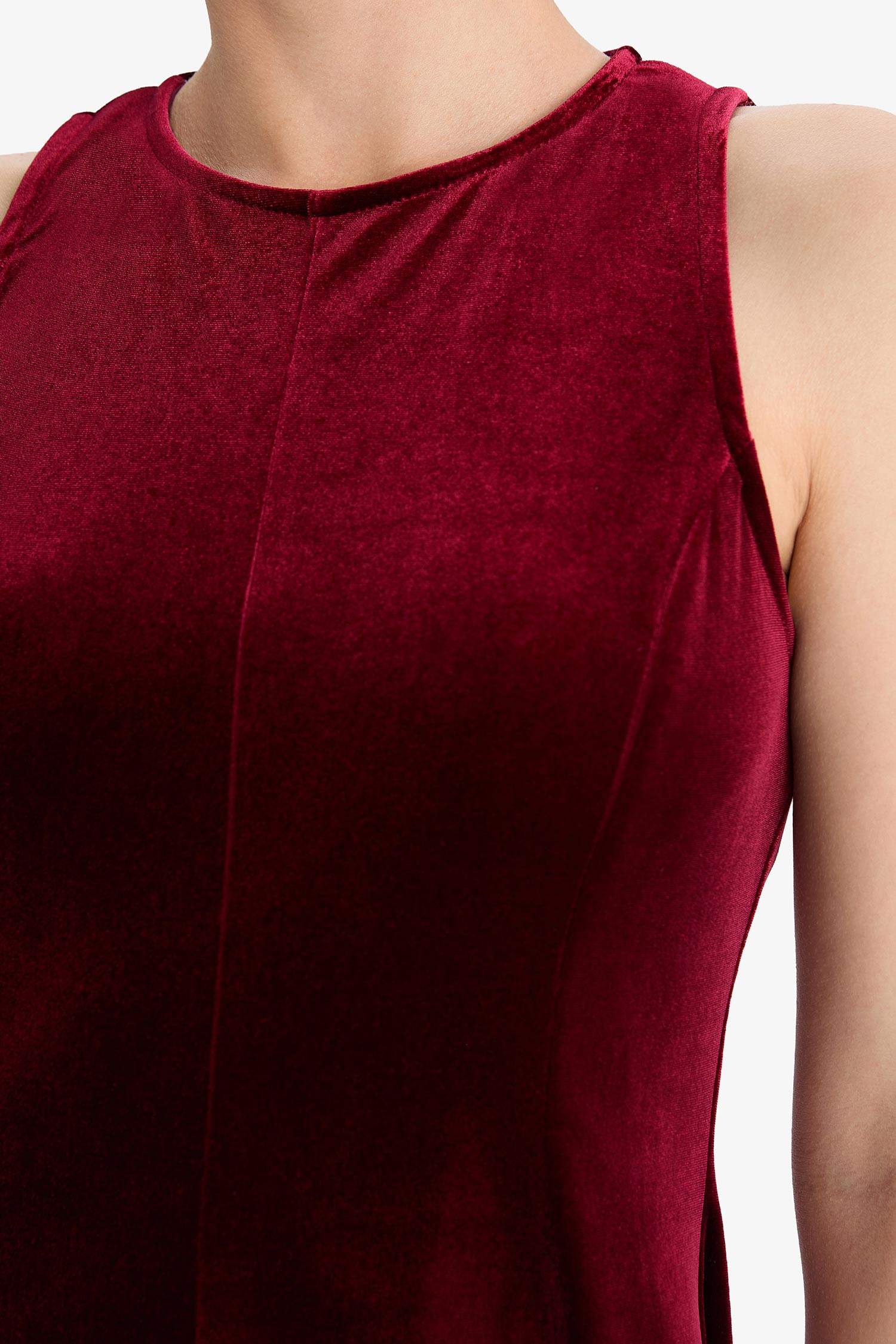 فستان مخمل قطيفة نص ردن بياخة مستديرة