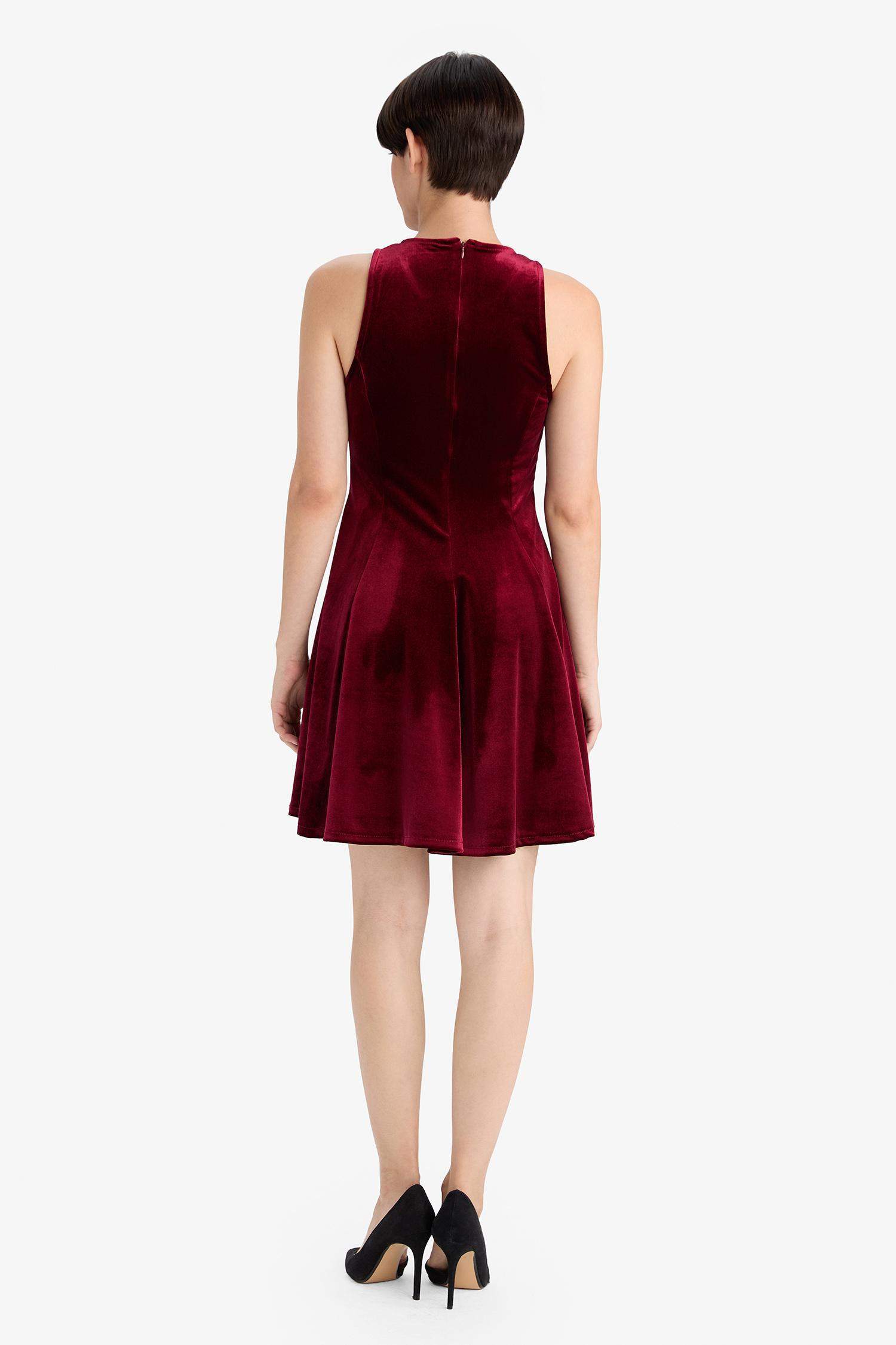 فستان قصير مخمل قطيفة بياقة مستديرة