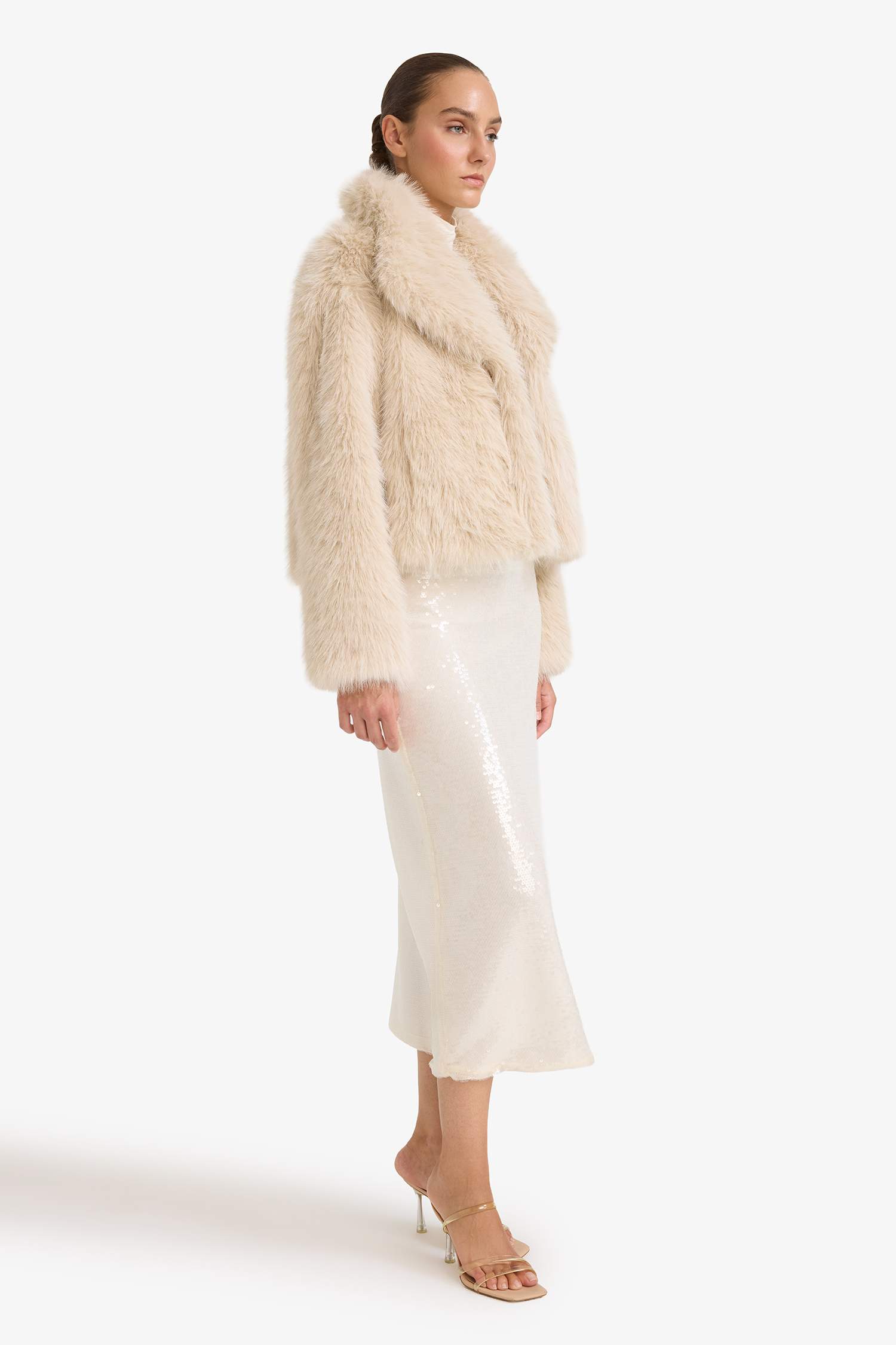 تنورة ترتر بخصر عادي وقصة A