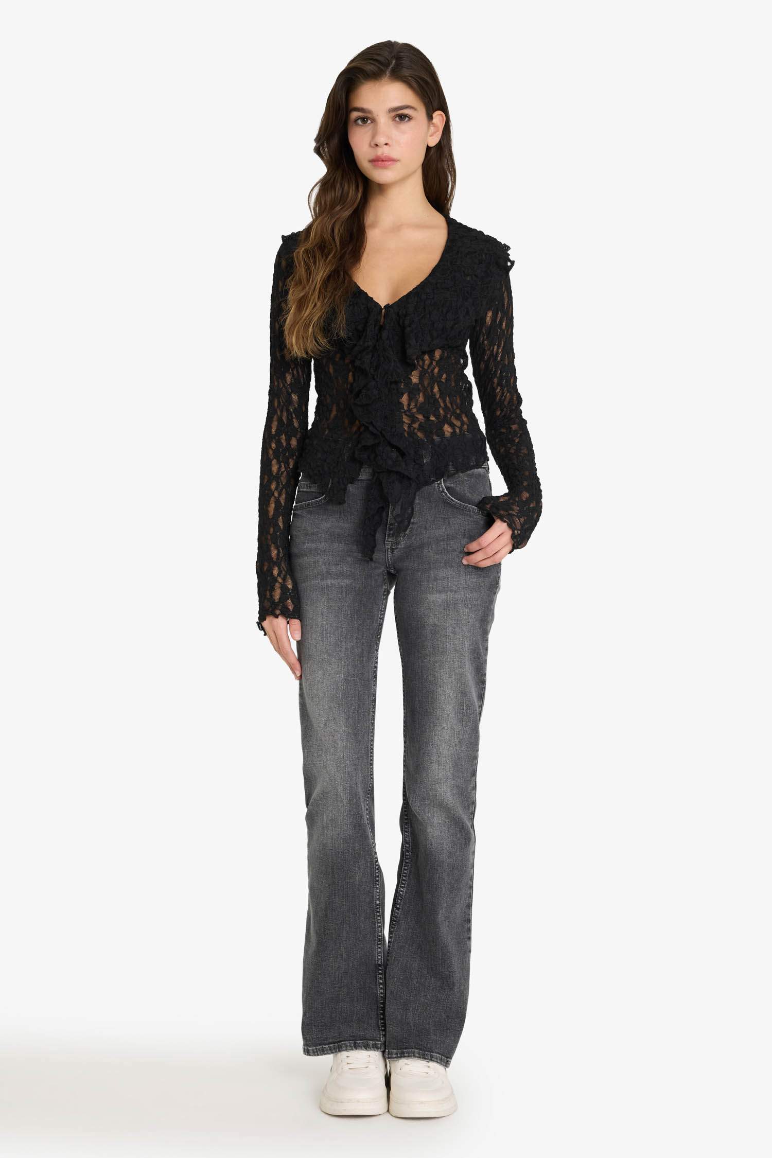 Slim Fit Dar Kesim V Yaka Dantel Uzun Kollu Bluz