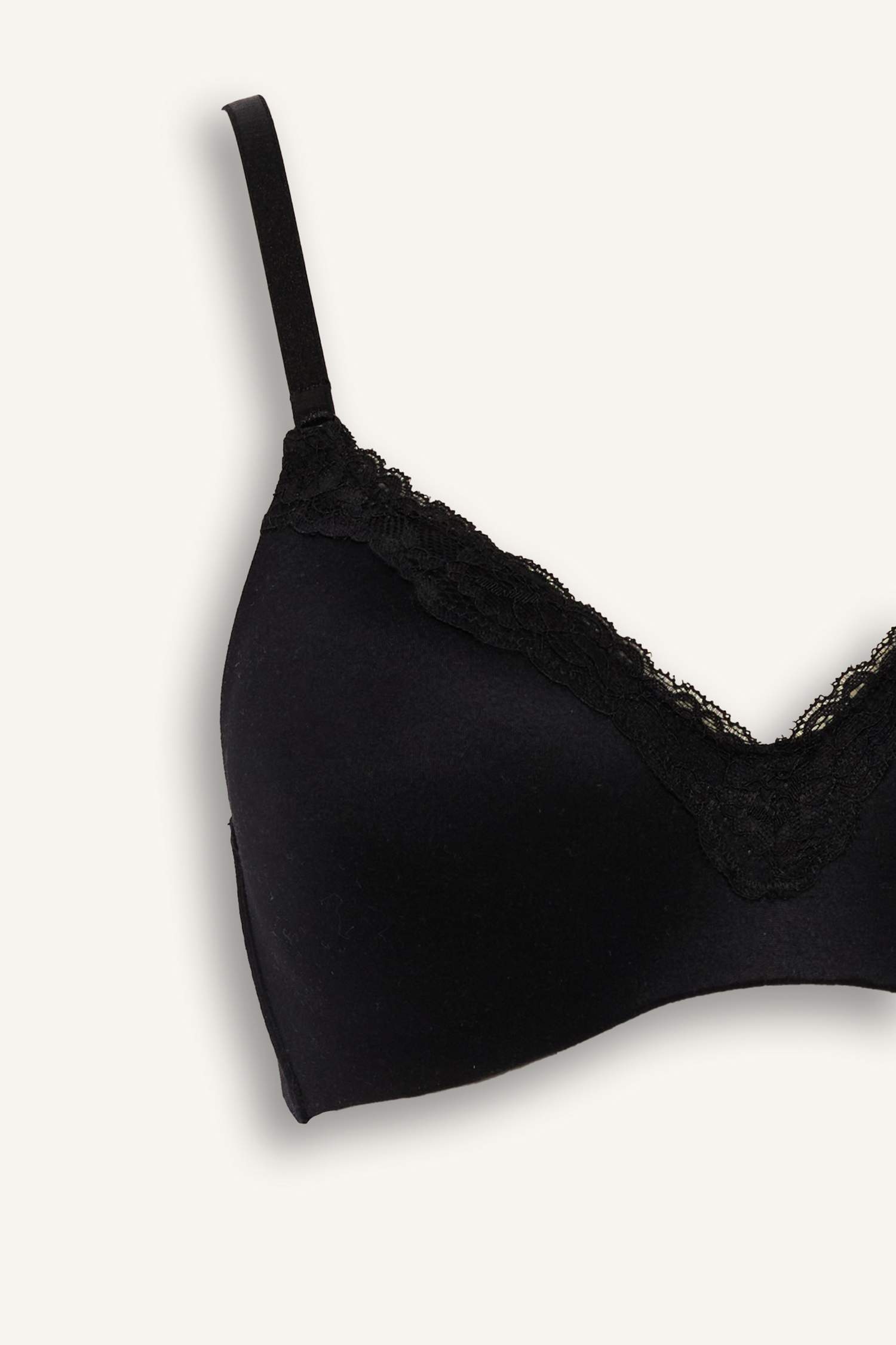 Dantel Detaylı Saten Kaplı Pedli Balensiz Tişört Bra-Fall in Love