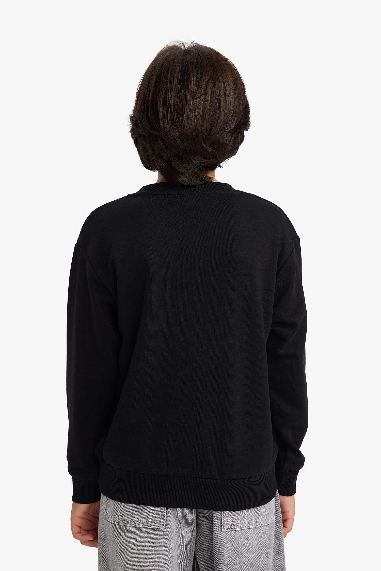 سويت شيرت ولادي قصة عادية بياخة مستديرة