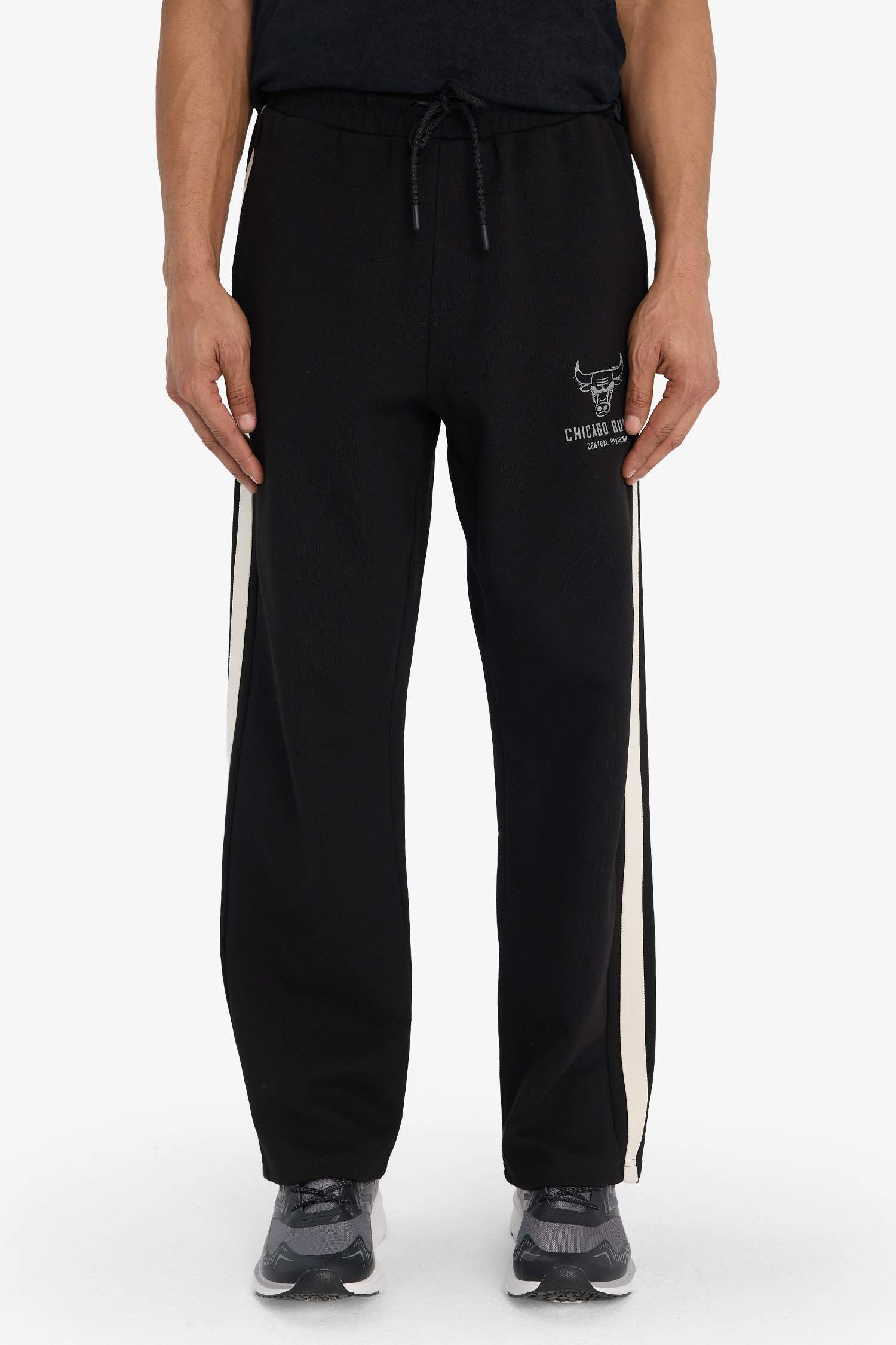 NBA Chicago Bulls Relax Fit Jakarlı Jogger